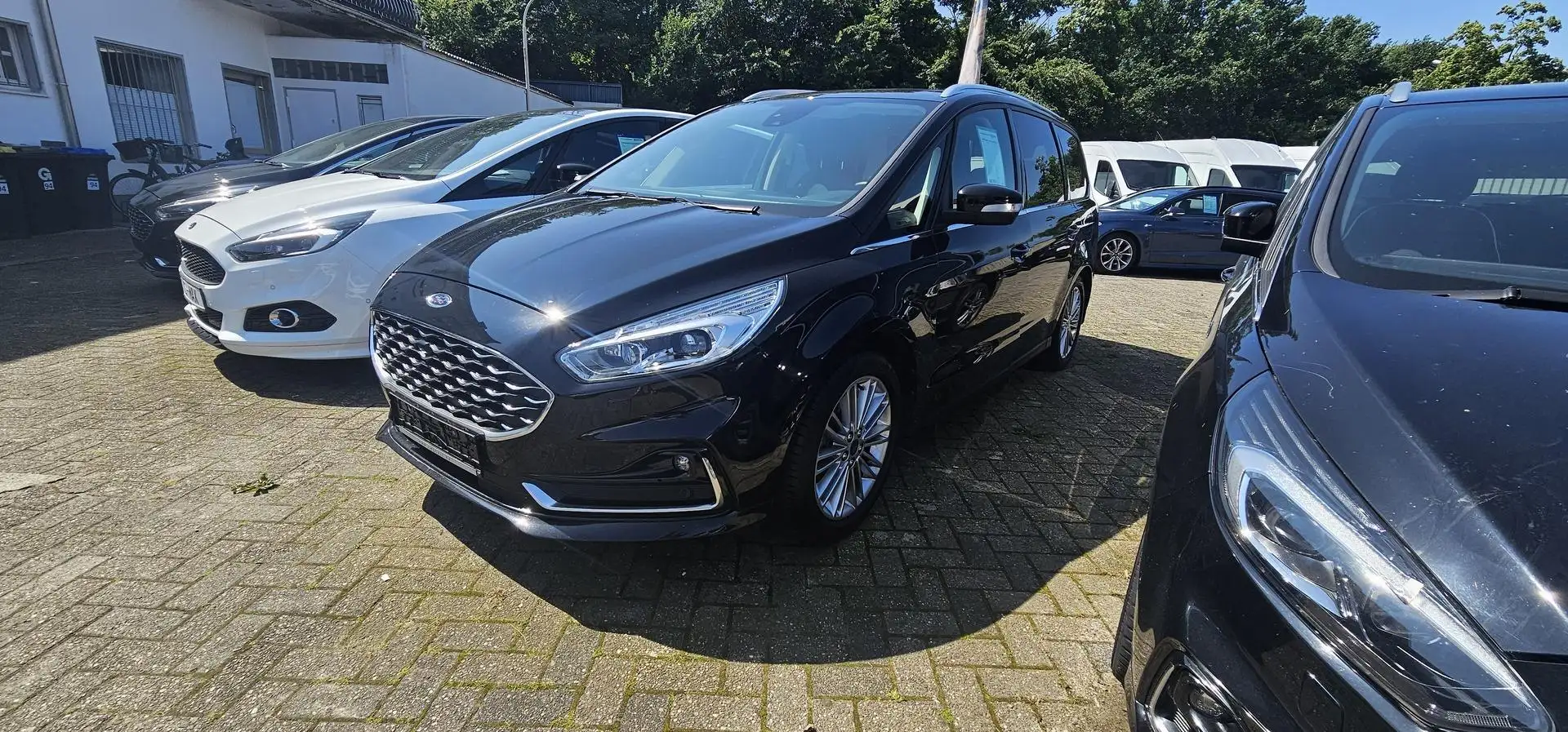 Ford Galaxy 2.0 EcoBlue Aut. TITANIUM AHK ACC LED Leder 140 kW Schwarz - 1