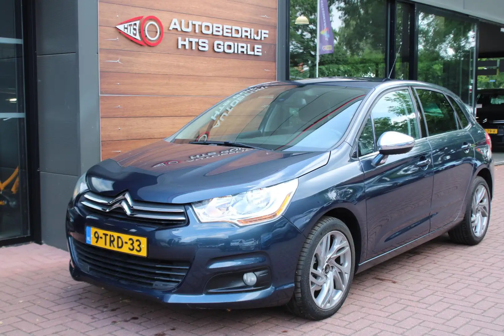 Citroen C4 1.2 PureTech Exclusive Blauw - 1