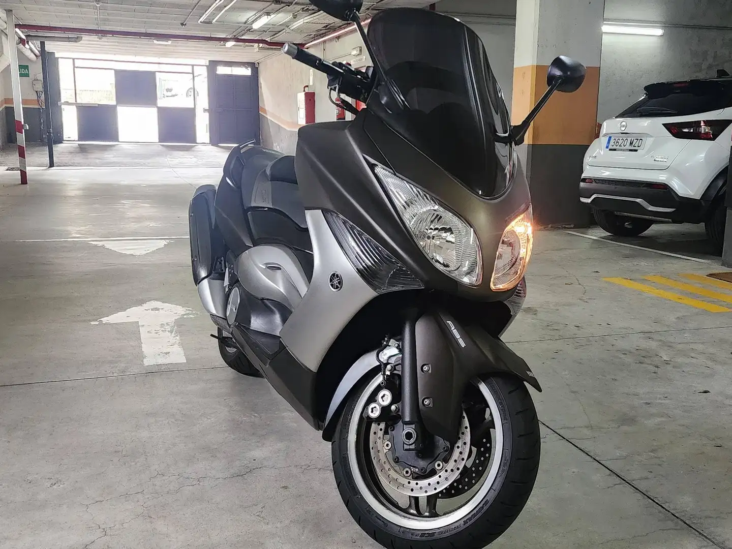 Yamaha TMAX 500 Xp500 Beige - 2