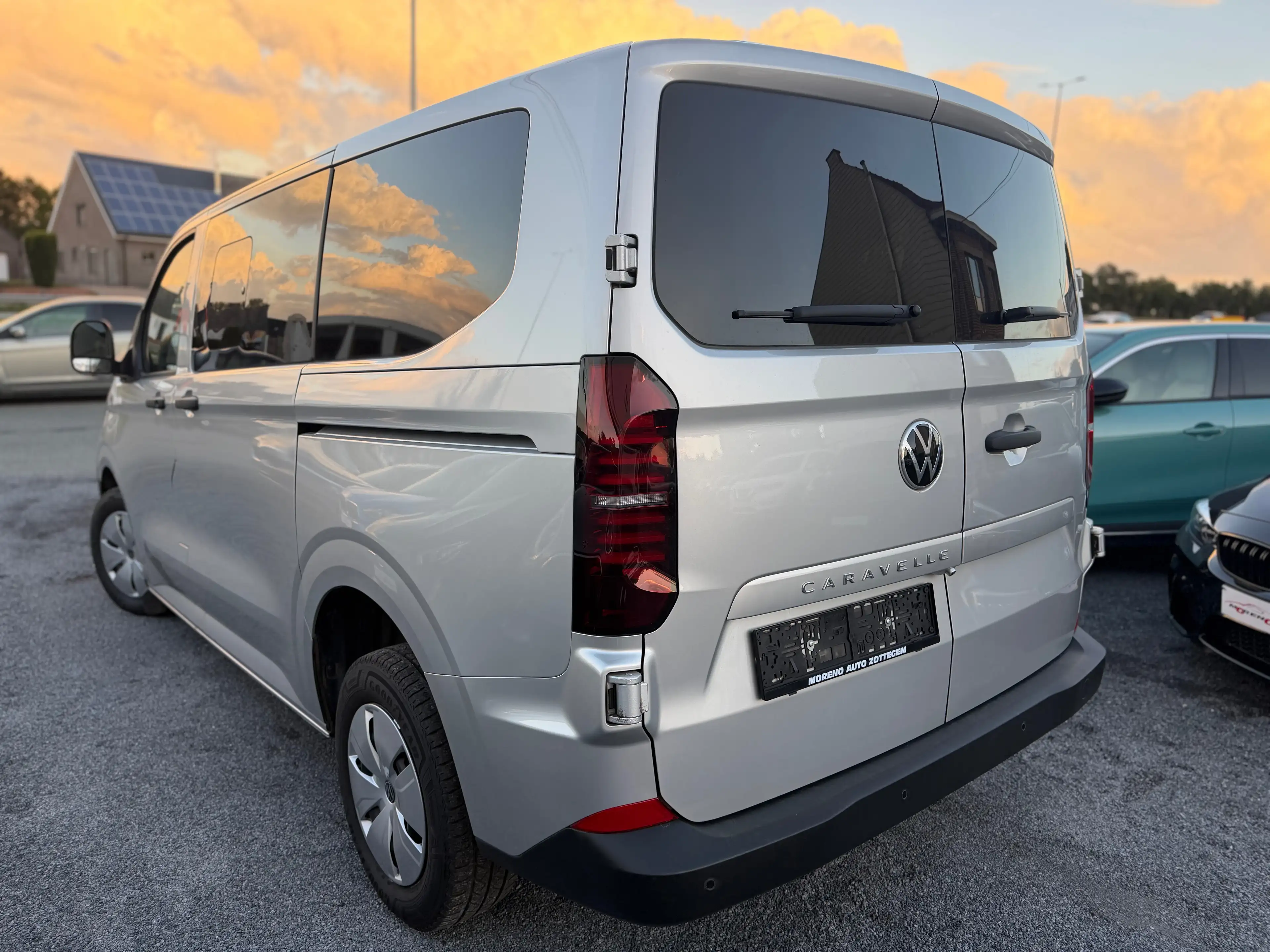 Volkswagen T7 Caravelle Caravelle 2.0 TDi SCR S DSG Style — photo 4