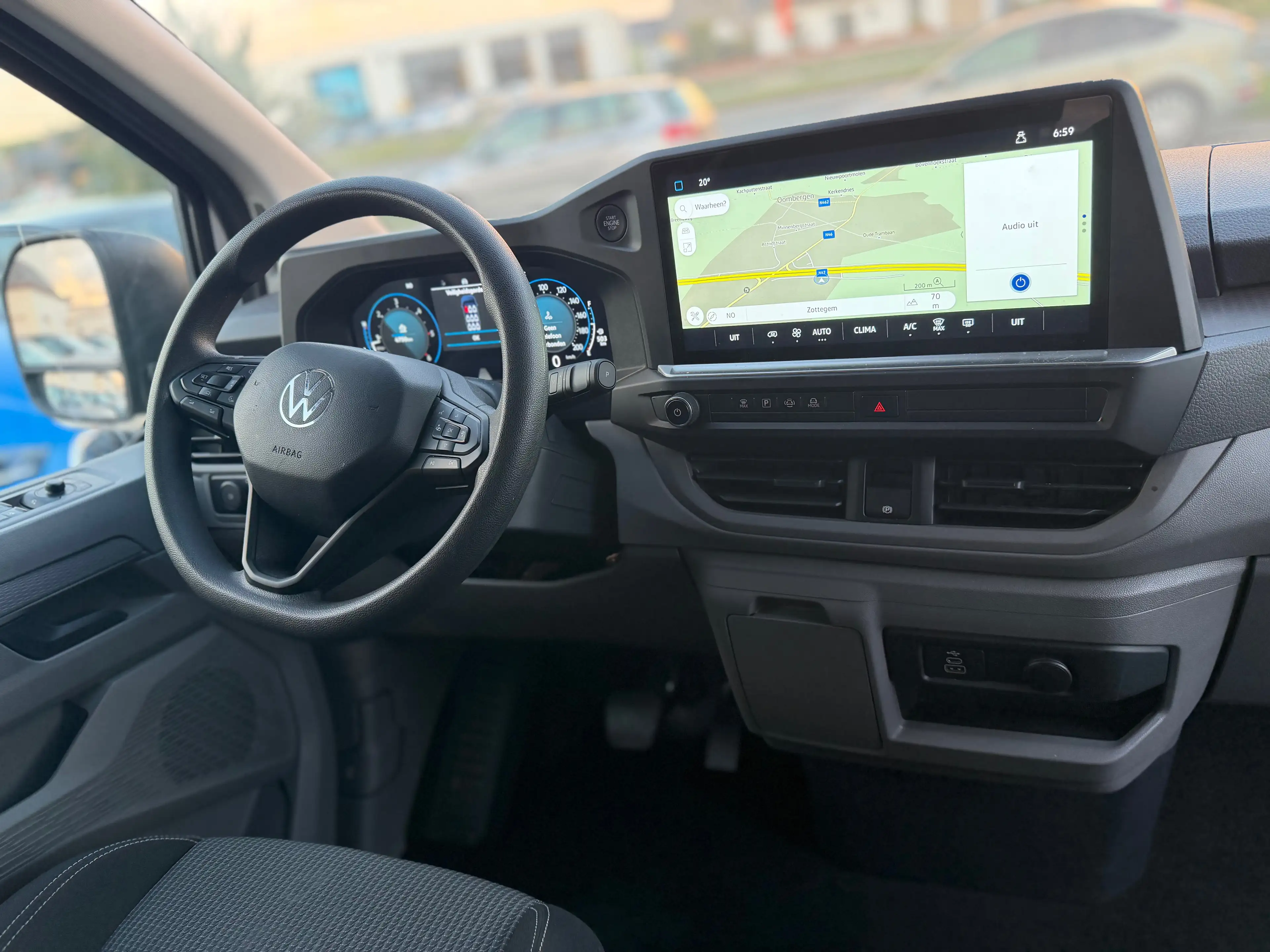 Volkswagen T7 Caravelle Caravelle 2.0 TDi SCR S DSG Style — photo 7