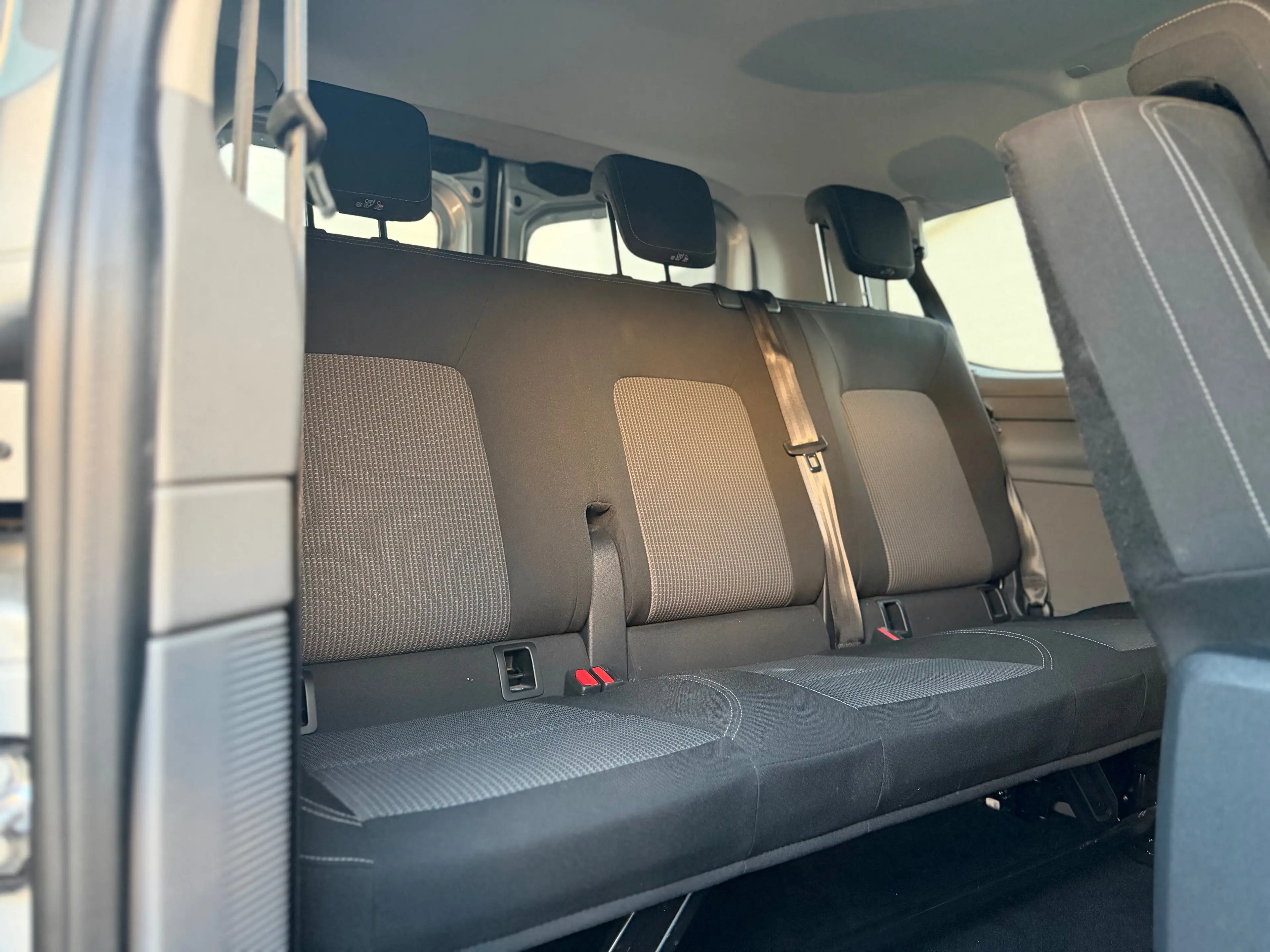 Volkswagen T7 Caravelle Caravelle 2.0 TDi SCR S DSG Style — photo 10