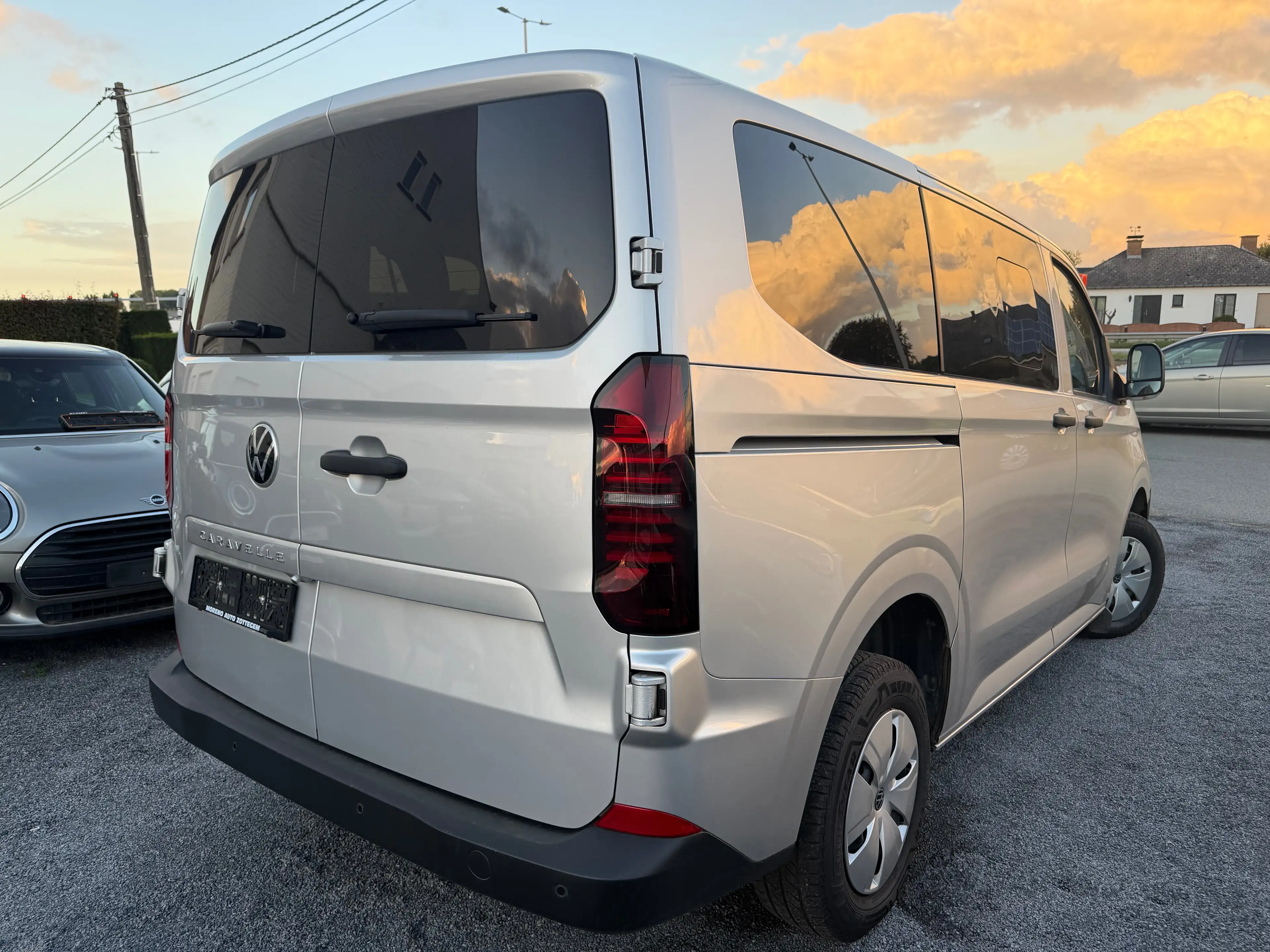 Volkswagen T7 Caravelle Caravelle 2.0 TDi SCR S DSG Style — photo 3