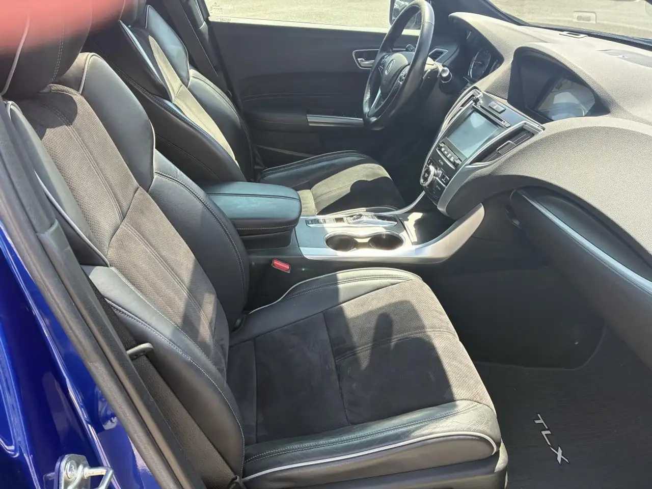 Acura TLX снимка Acura TLX