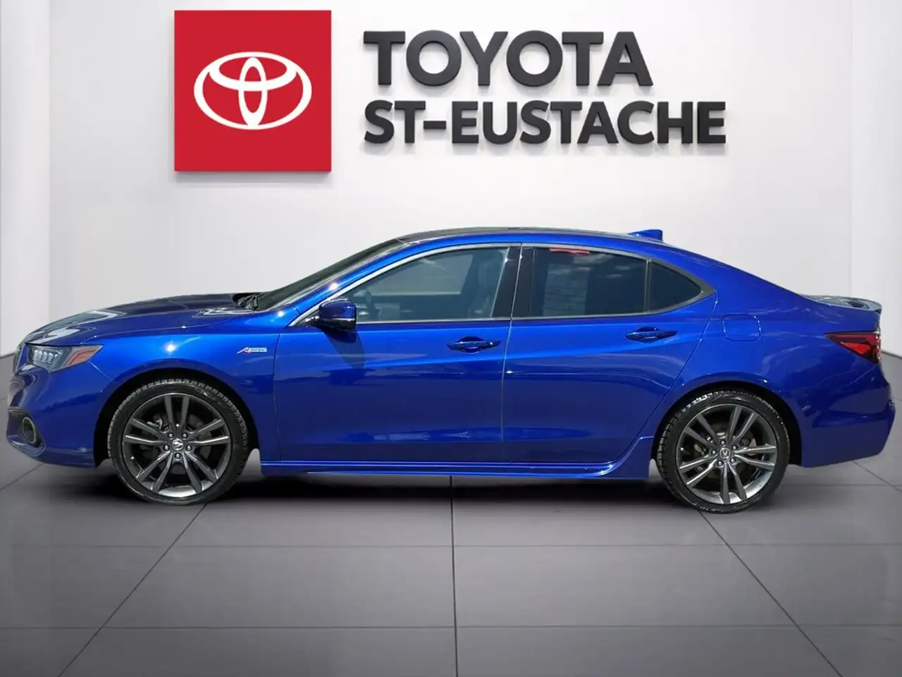 Acura TLX снимка Acura TLX