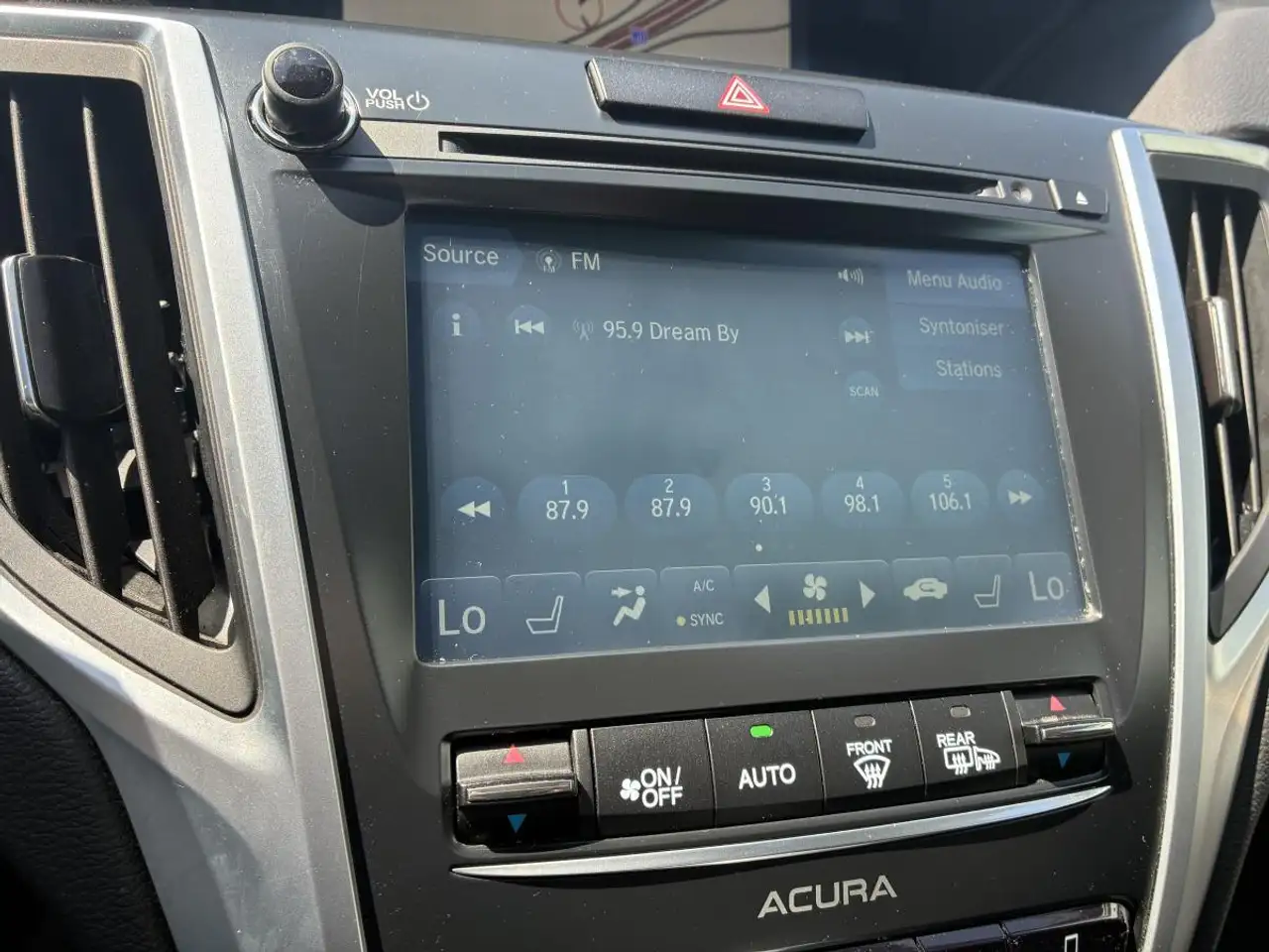 Acura TLX снимка Acura TLX