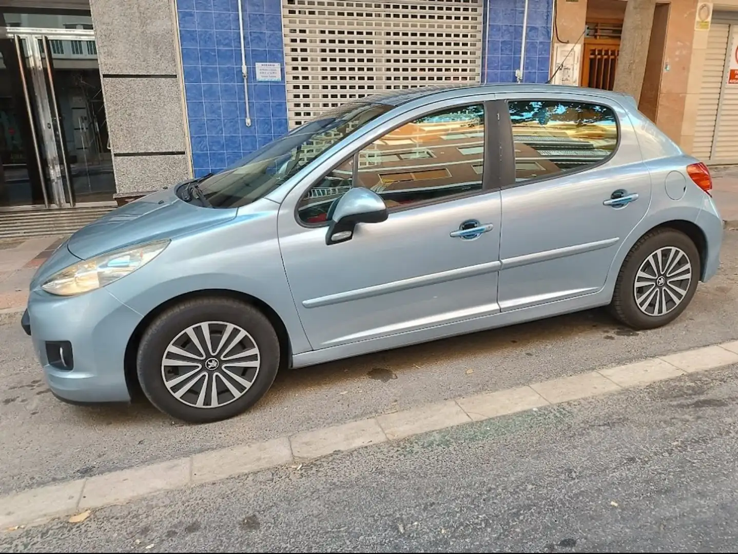Peugeot 1.4 active 69 cv Azul - 1