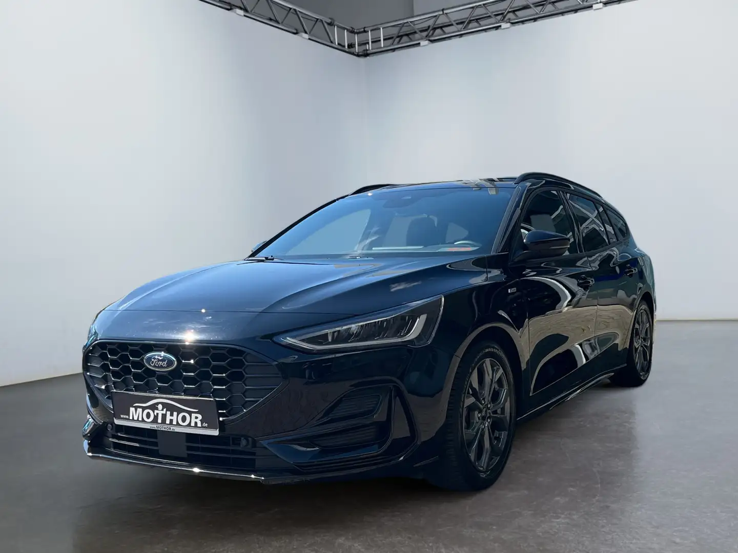 Ford Focus Turnier ST-Line 1.0 EcoBoost ACC NAVI PDC Zwart - 2