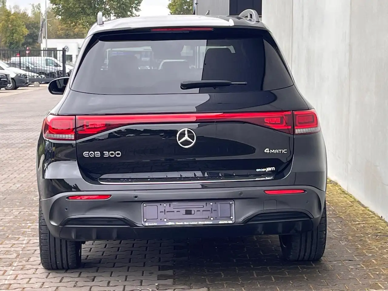 Mercedes-Benz EQB 4MATIC AMG / 7 seats, миниатюра 3