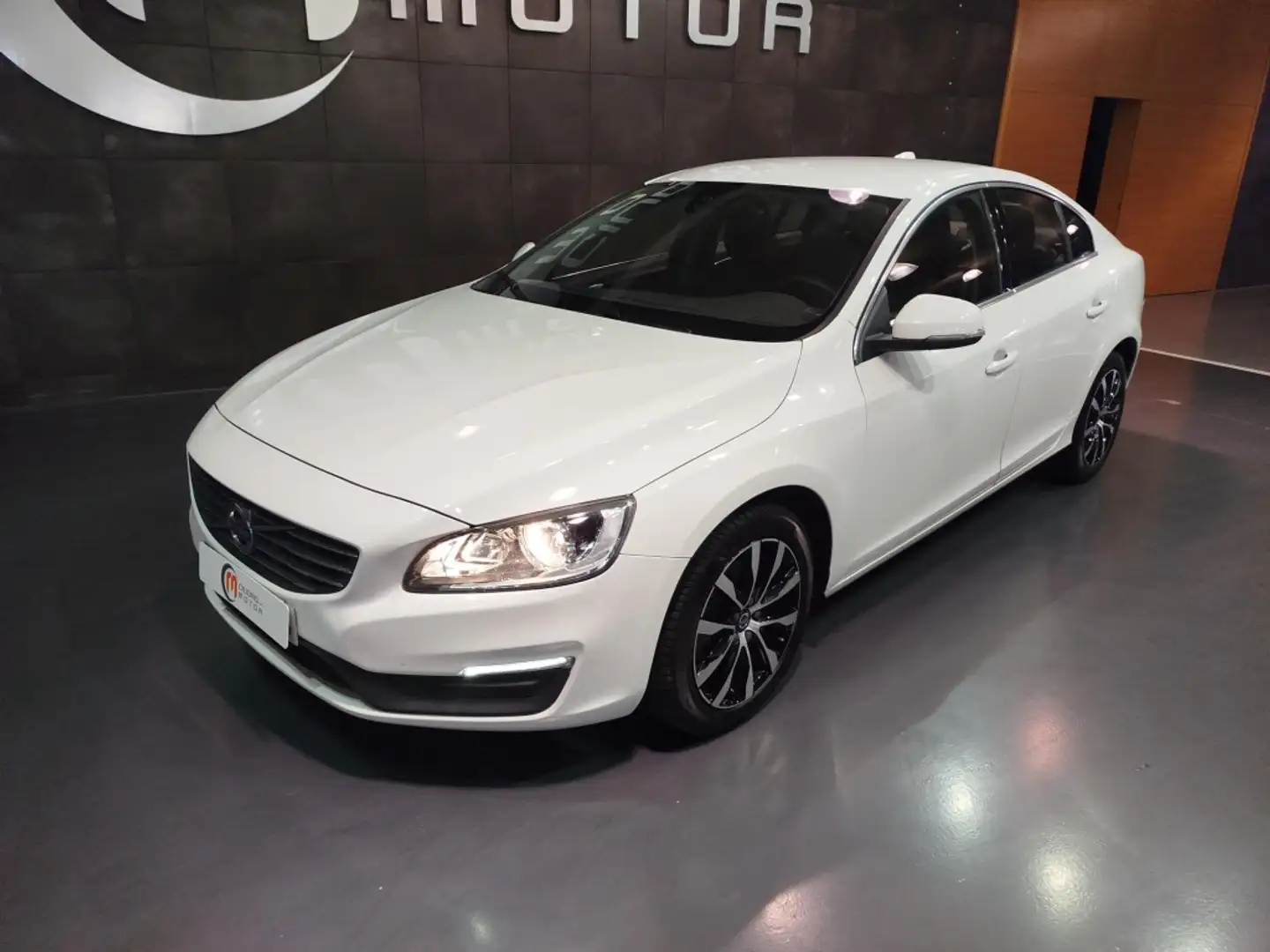 Volvo S60 D3 Momentum 150 Blanco - 2