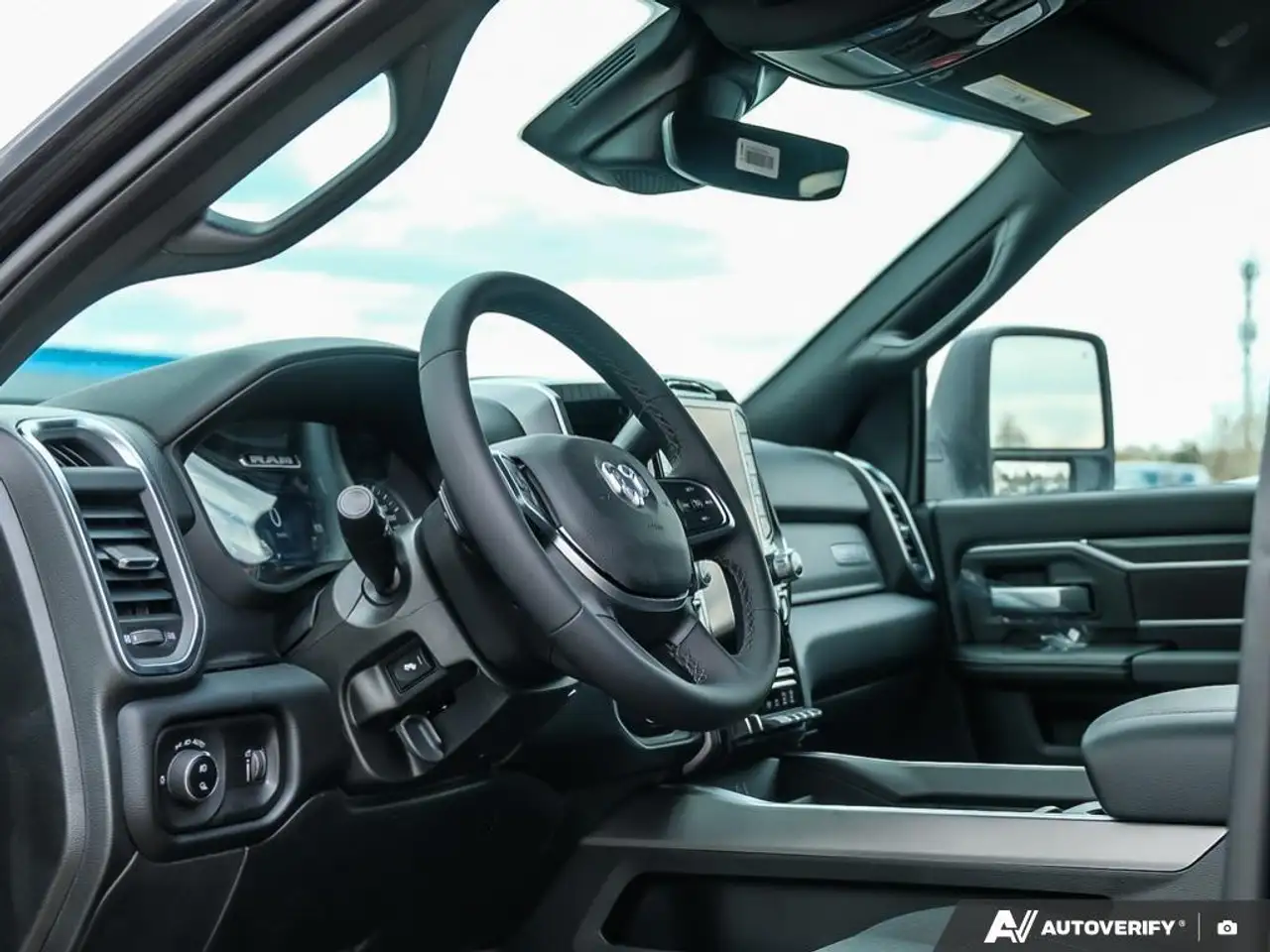 RAM 2500 снимка RAM 2500