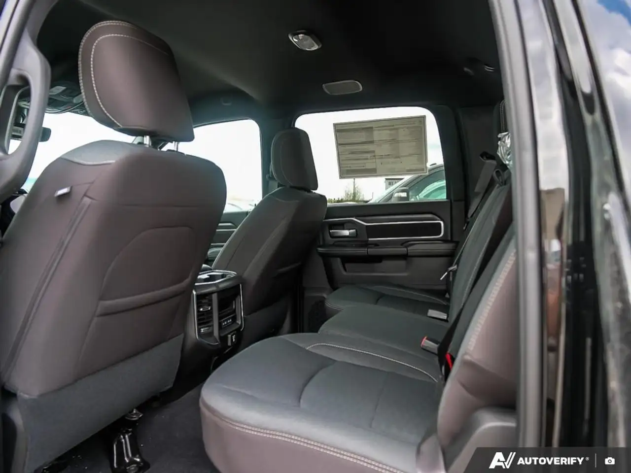 RAM 2500 снимка RAM 2500