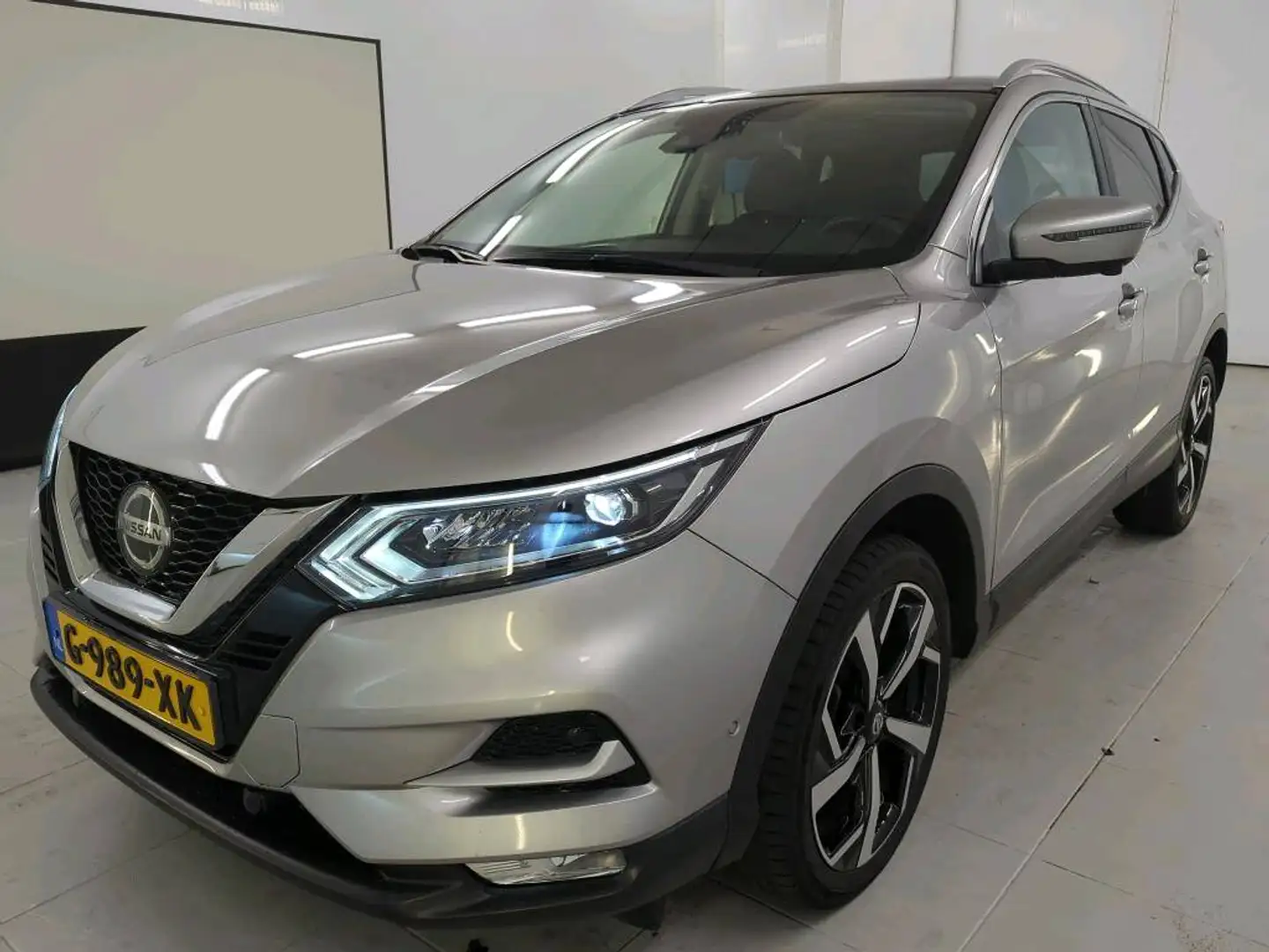 Nissan Qashqai 1.3 DIG-T 160pk Tekna Gris - 1