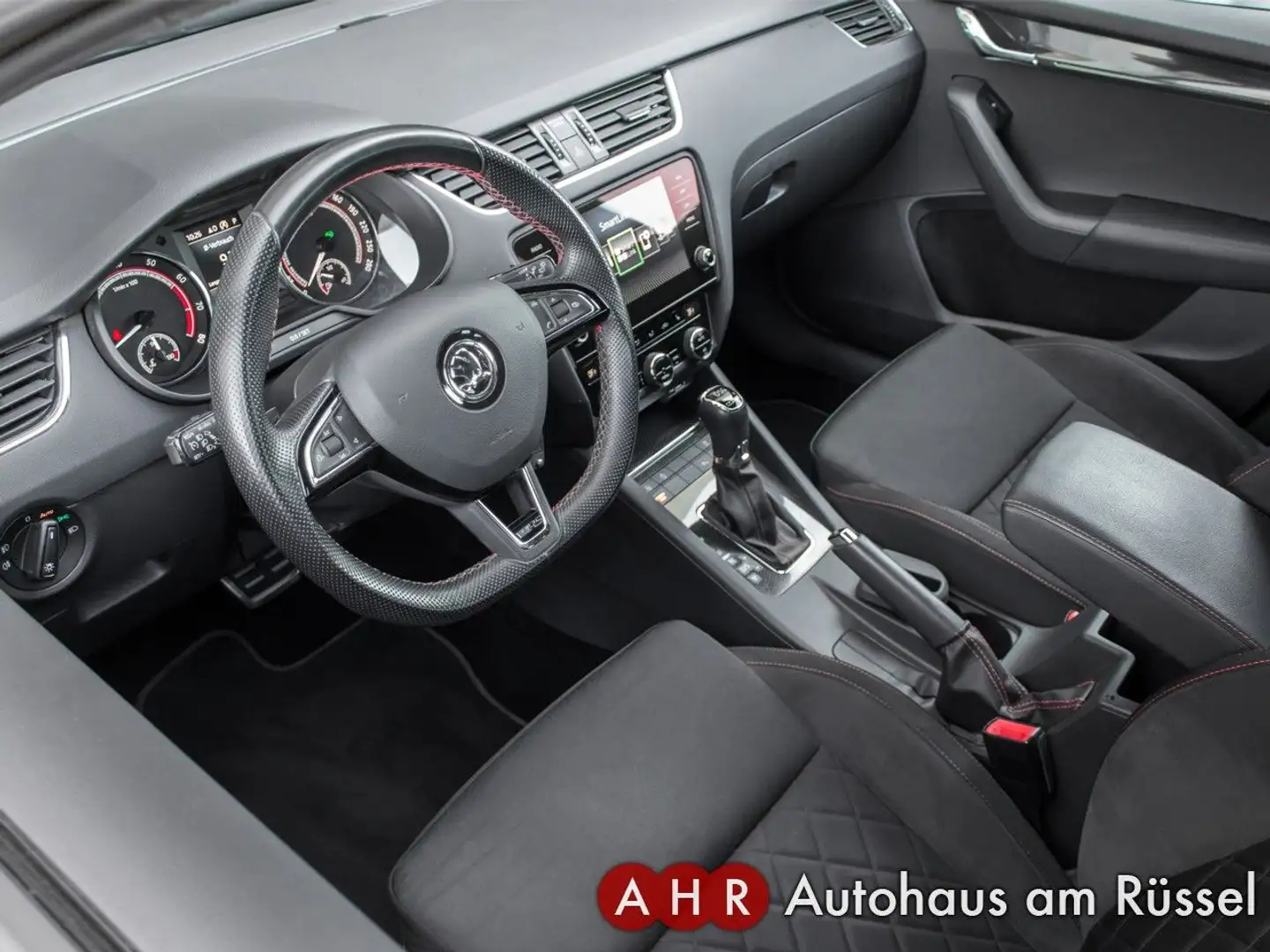 Skoda Octavia Combi RS 2.0 TSI DSG*LED*Navi*SmartLink* Gris - 2