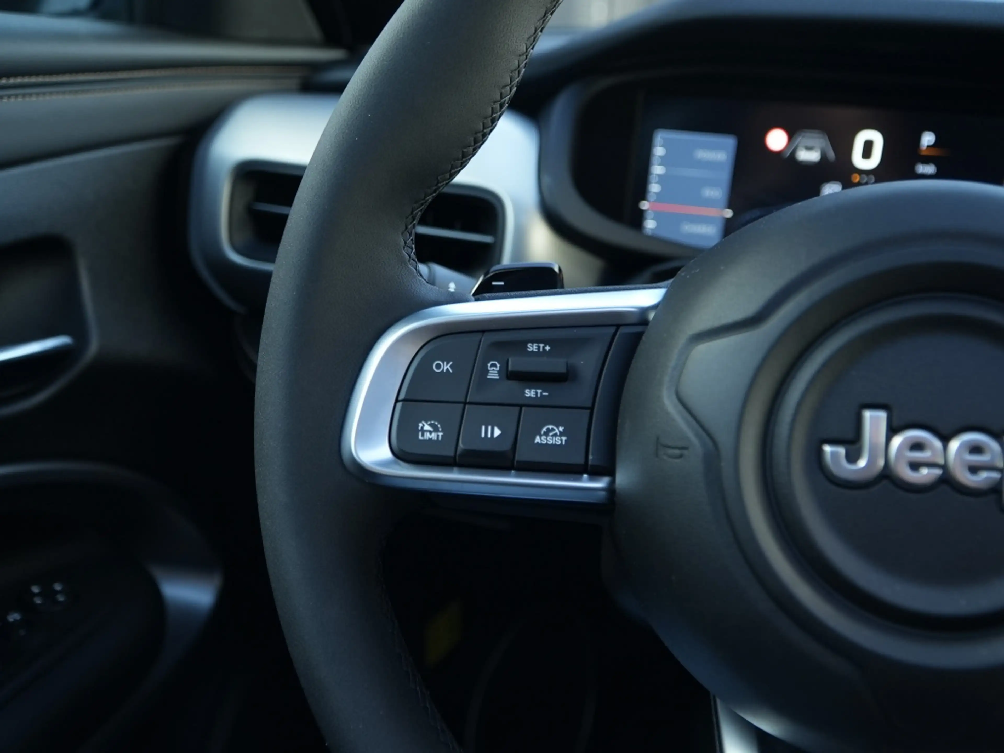 Jeep Avenger 1.2 e-Hybrid 85th Anniversary | Schuifdak | Winter — photo 12