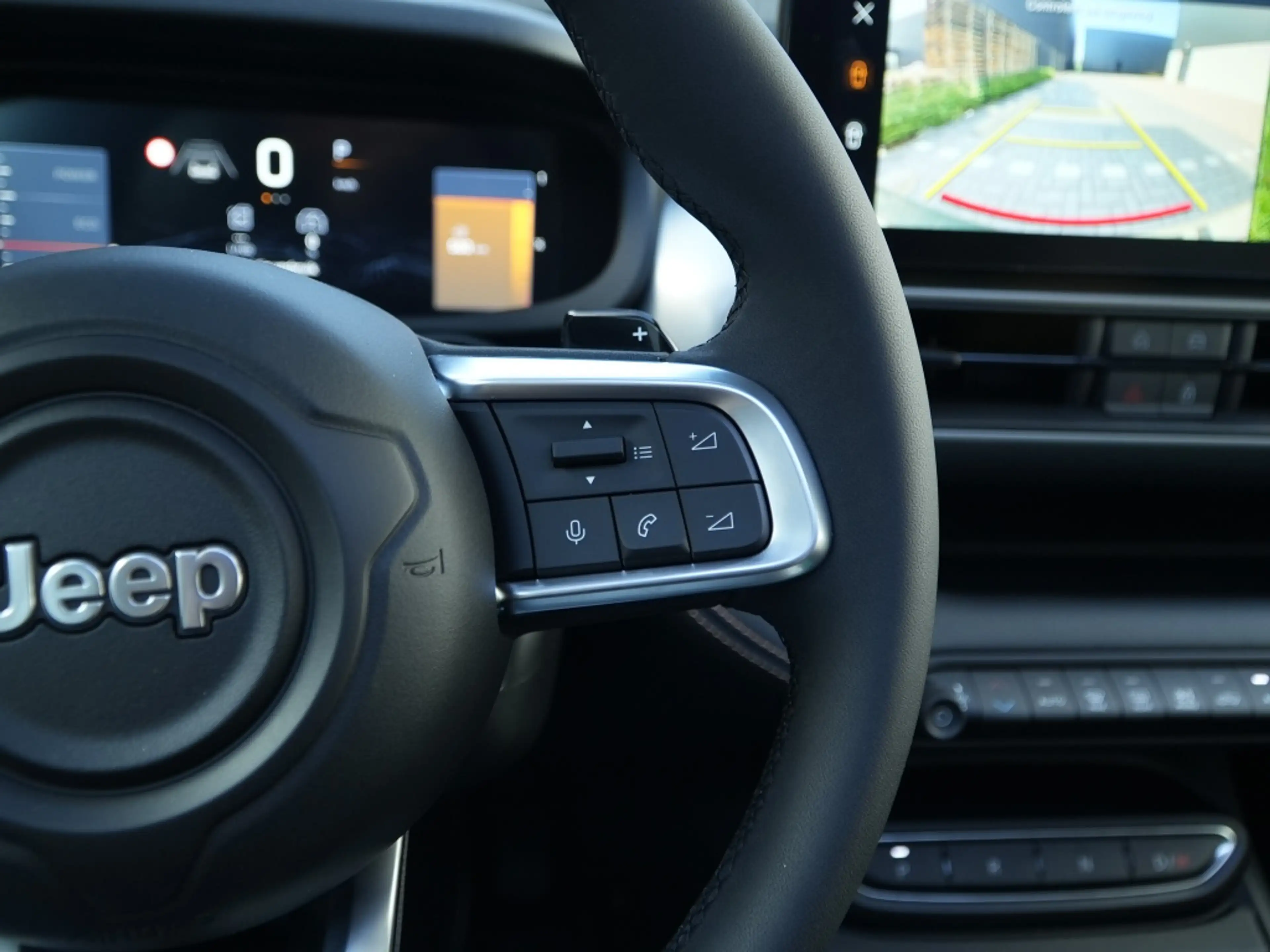 Jeep Avenger 1.2 e-Hybrid 85th Anniversary | Schuifdak | Winter — photo 13