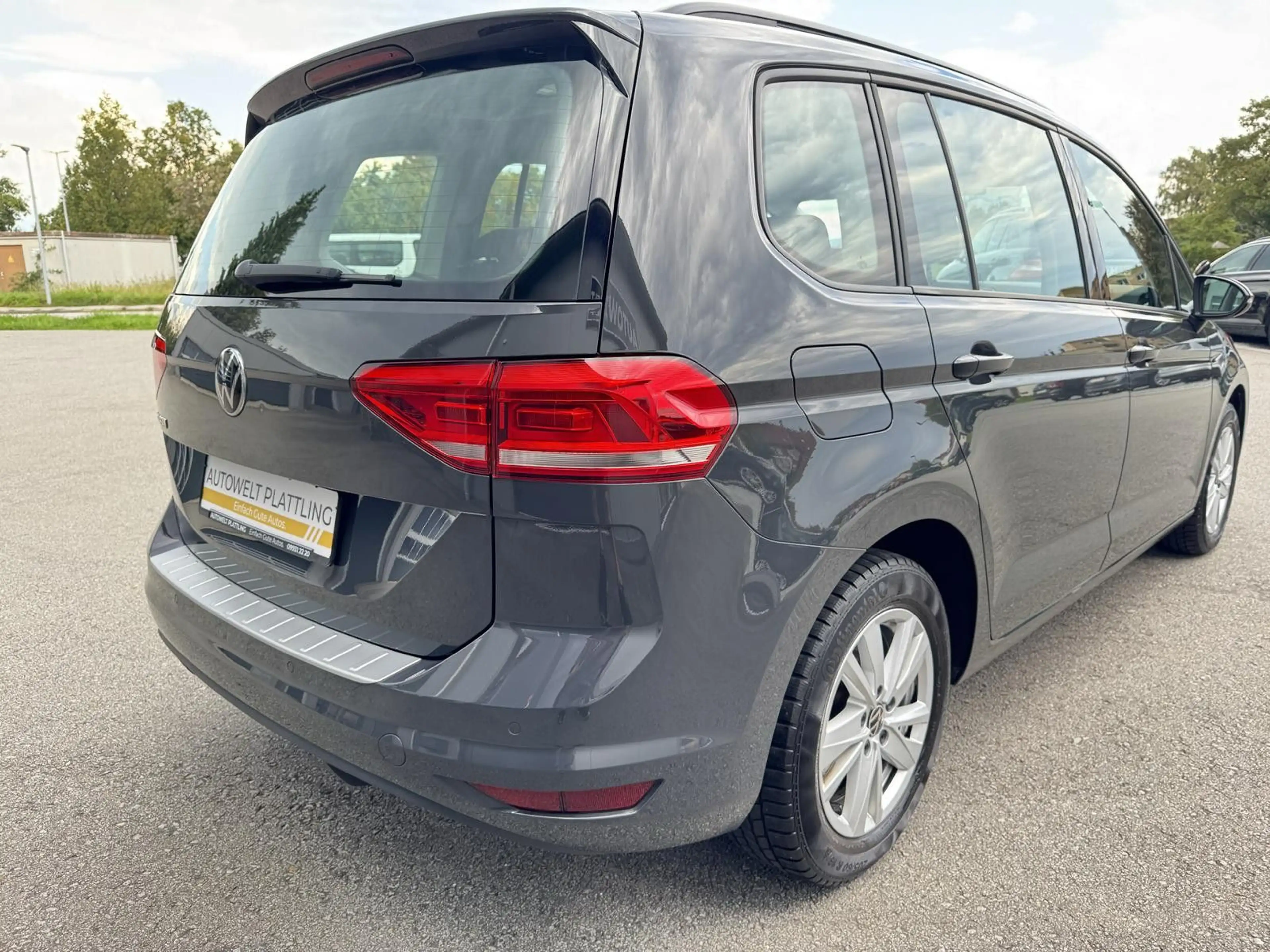 Volkswagen Touran Comfortline 2.0 TDI 7-Sitzer AHK LED ACC — photo 3
