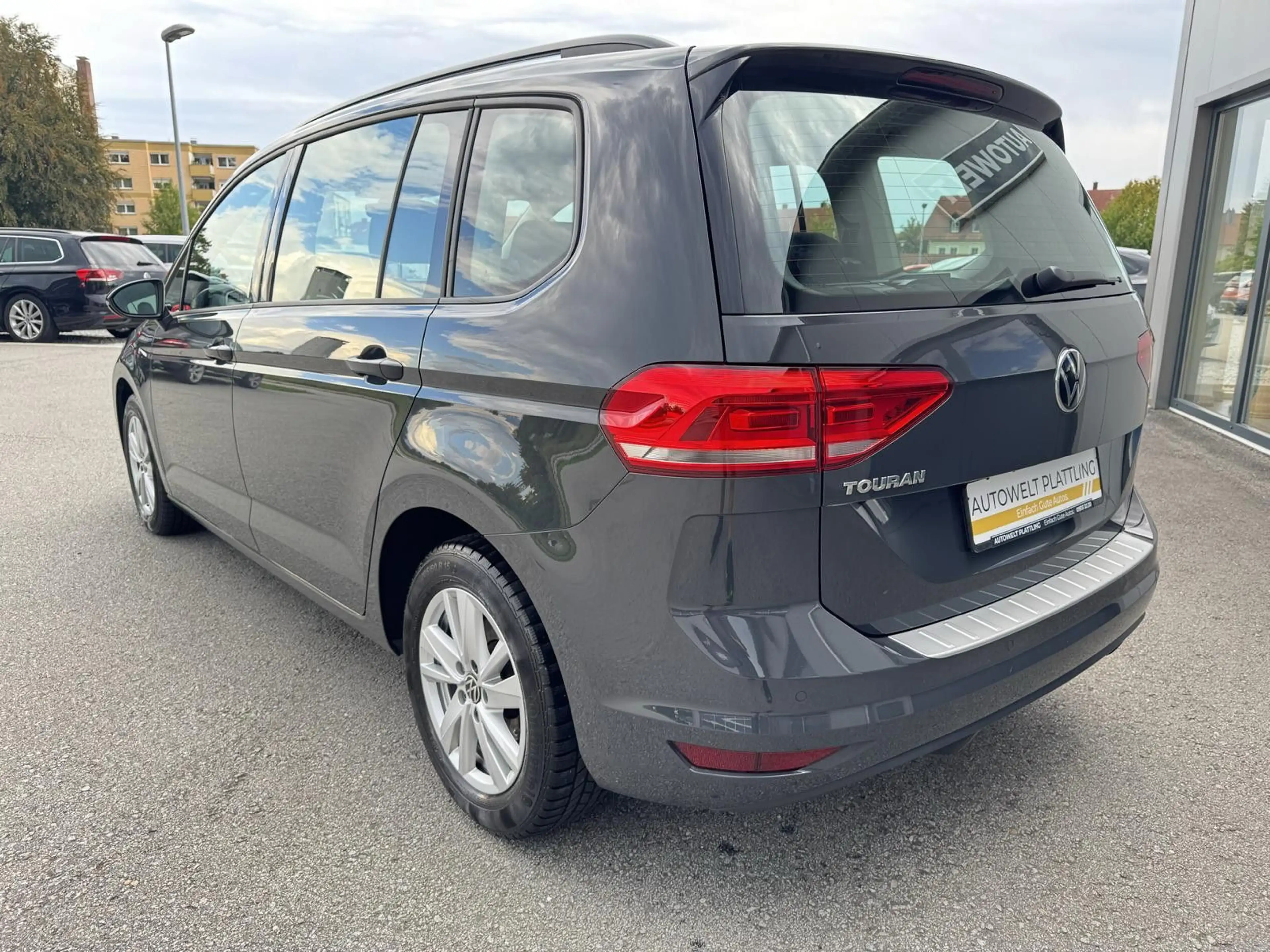Volkswagen Touran Comfortline 2.0 TDI 7-Sitzer AHK LED ACC — photo 8