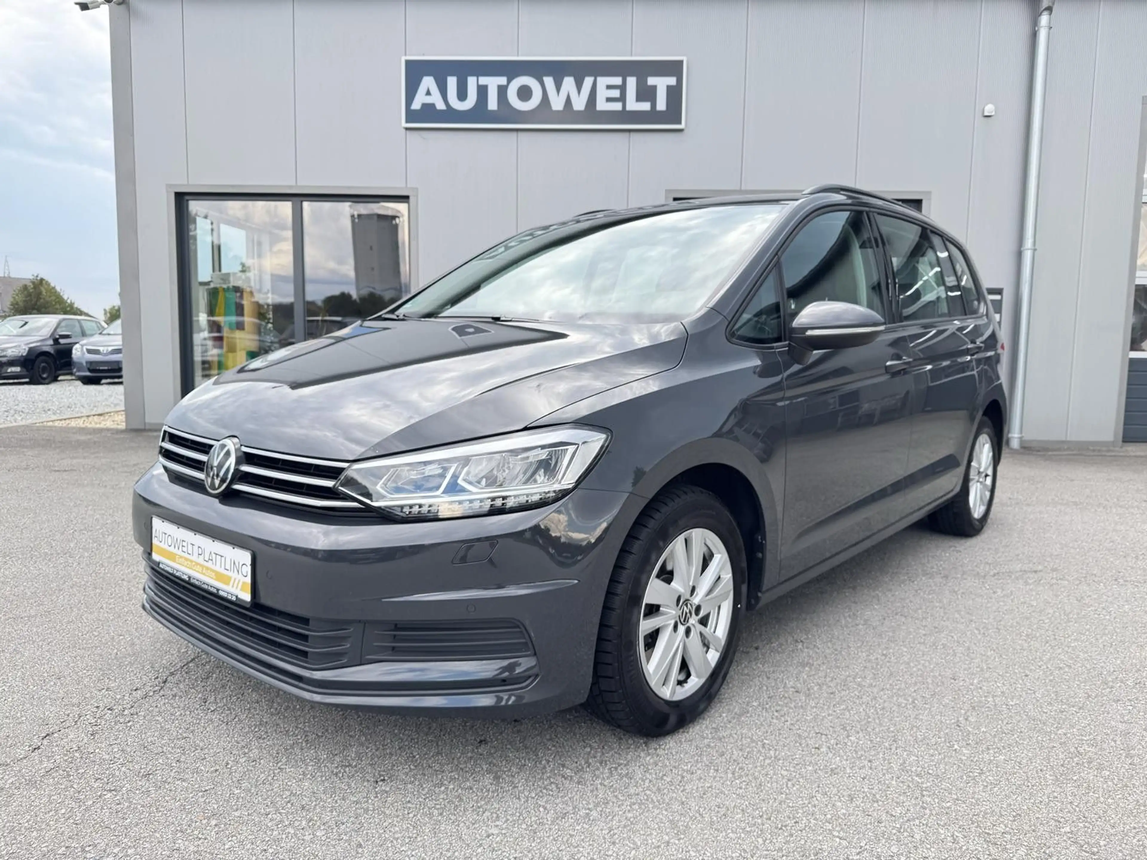 Volkswagen Touran Comfortline 2.0 TDI 7-Sitzer AHK LED ACC