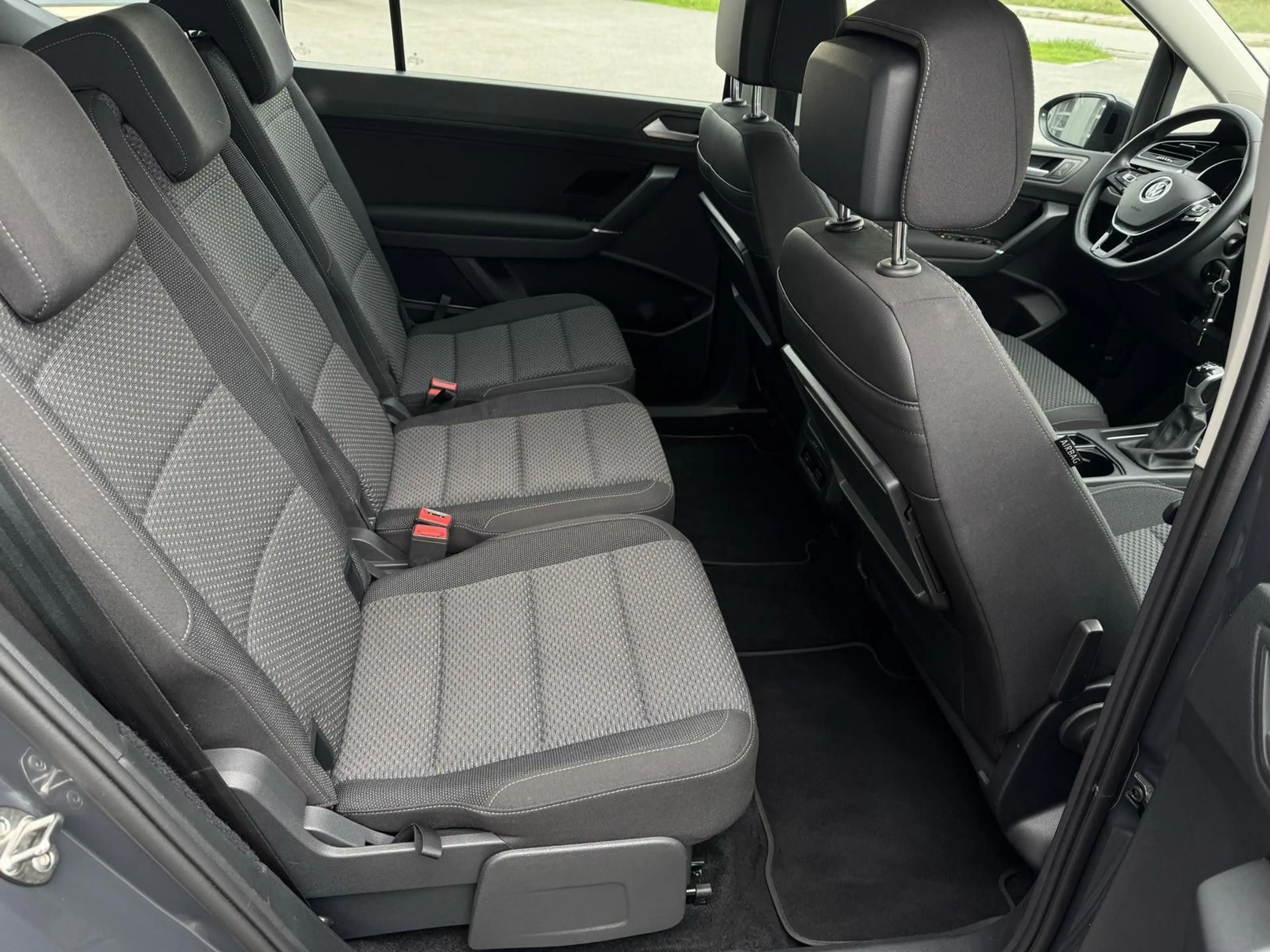Volkswagen Touran Comfortline 2.0 TDI 7-Sitzer AHK LED ACC — photo 13