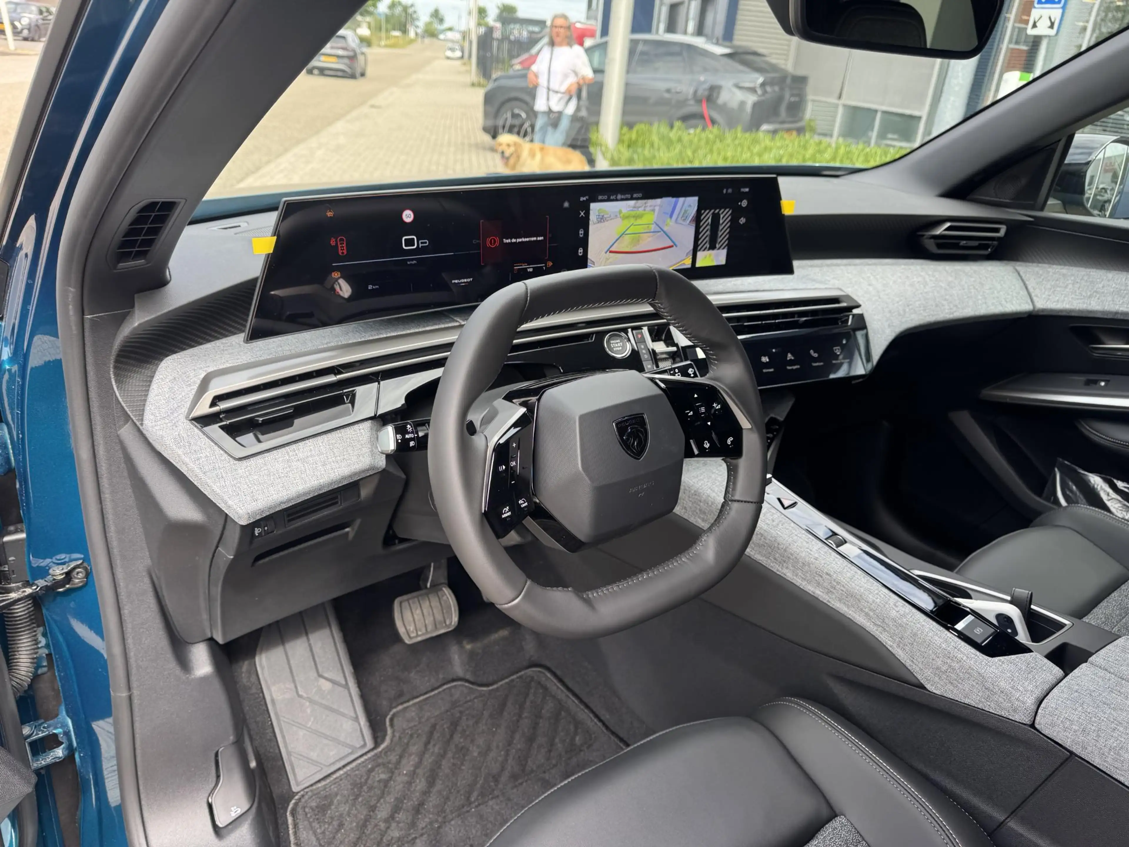 Peugeot 5008 1.2 Hybrid 145 Allure 7p — photo 7