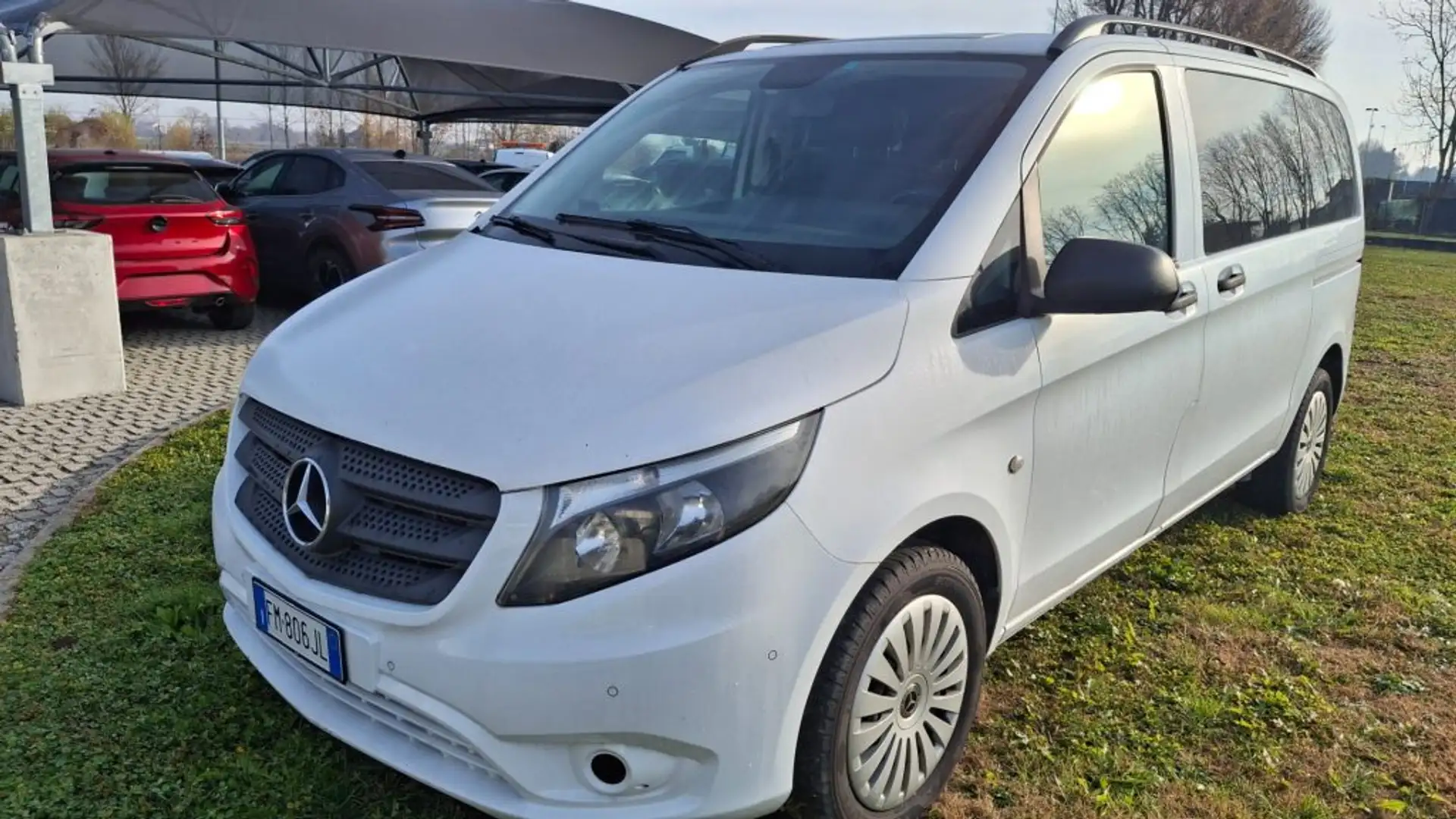 Mercedes-Benz Vito 2.2 116 CDI PC Mixto Compact 4 matic Weiß - 1
