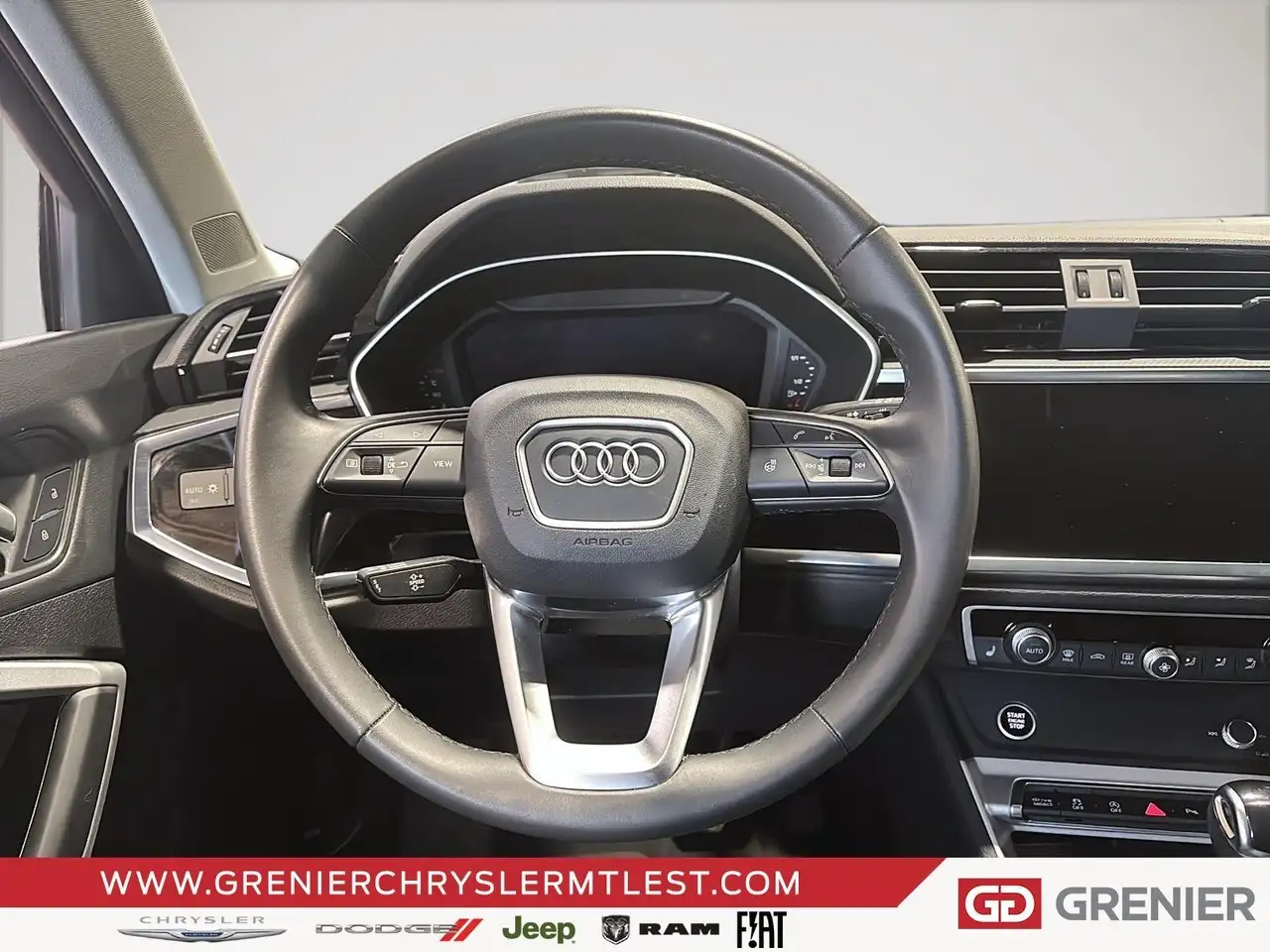 Audi Q3 снимка Audi Q3