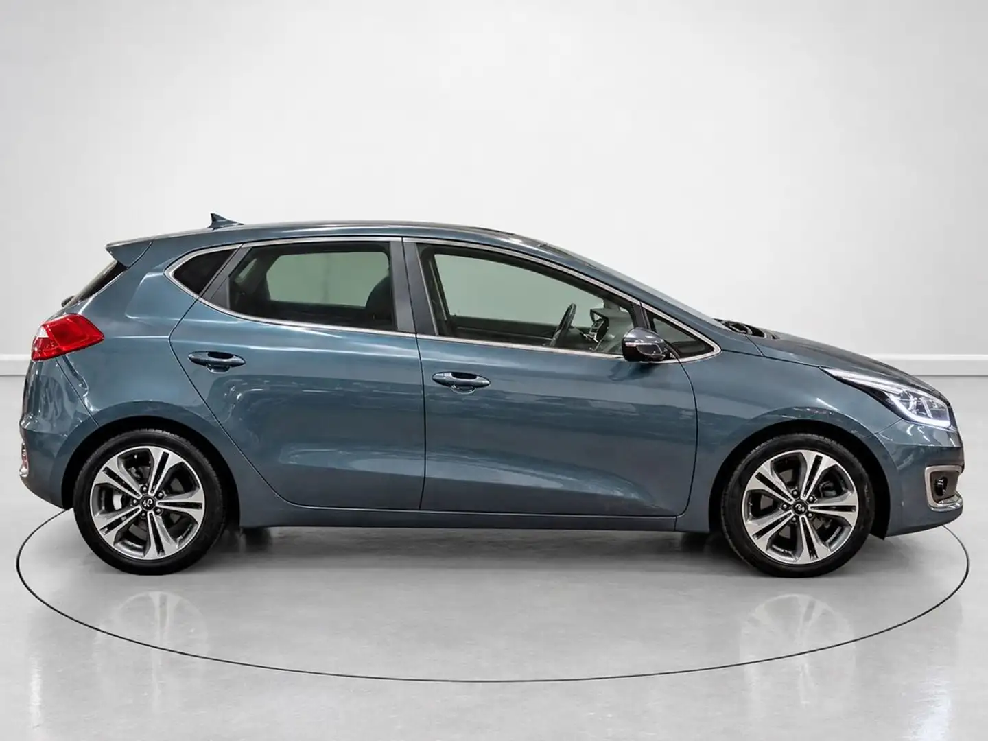 Kia Ceed / cee'd 1.6CRDI VGT x-Tech16 136 Azul - 2