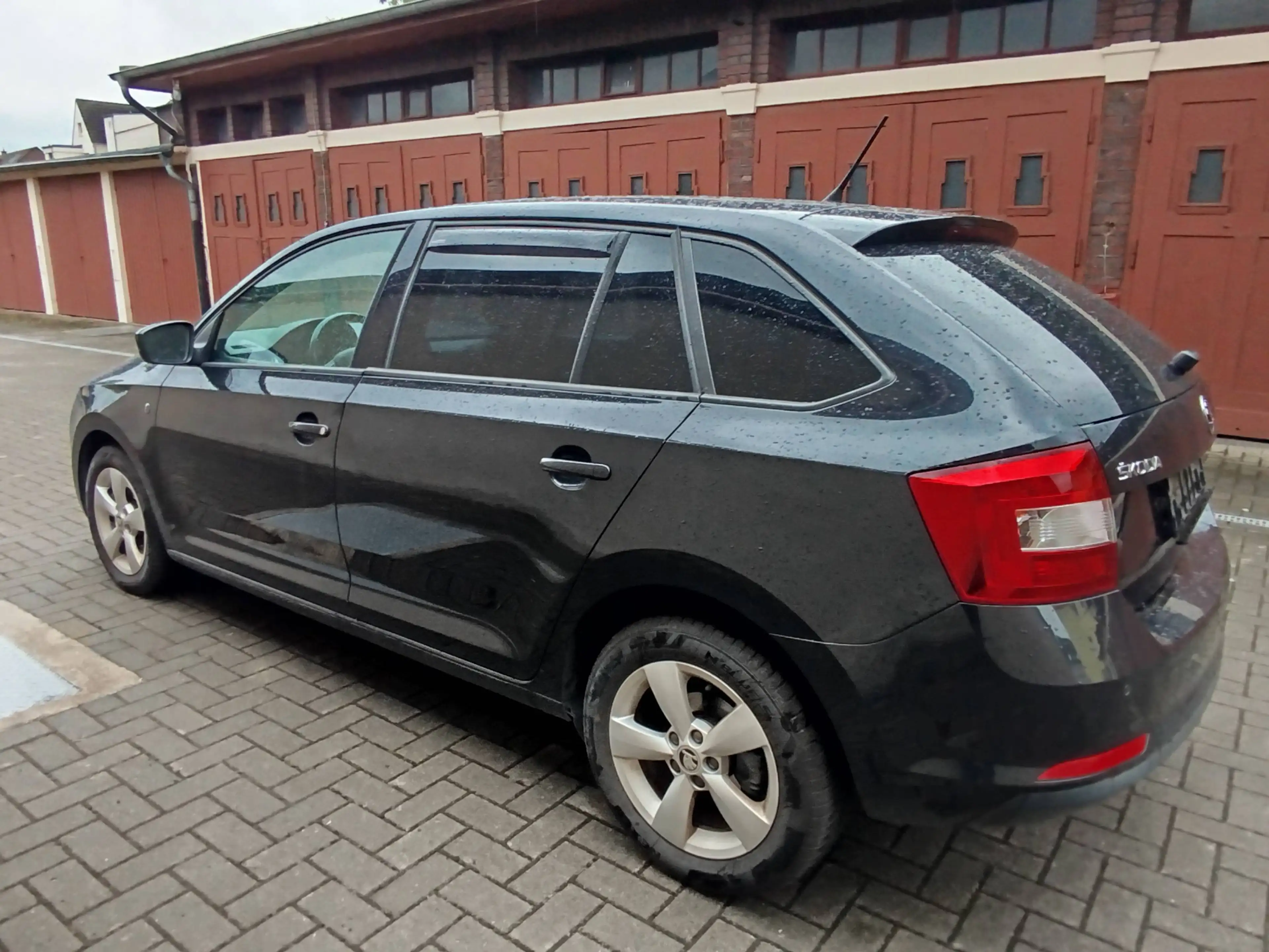 Skoda Rapid/Spaceback Automatikgetriebe Alufelgen Diesel DAB Adapter — photo 3