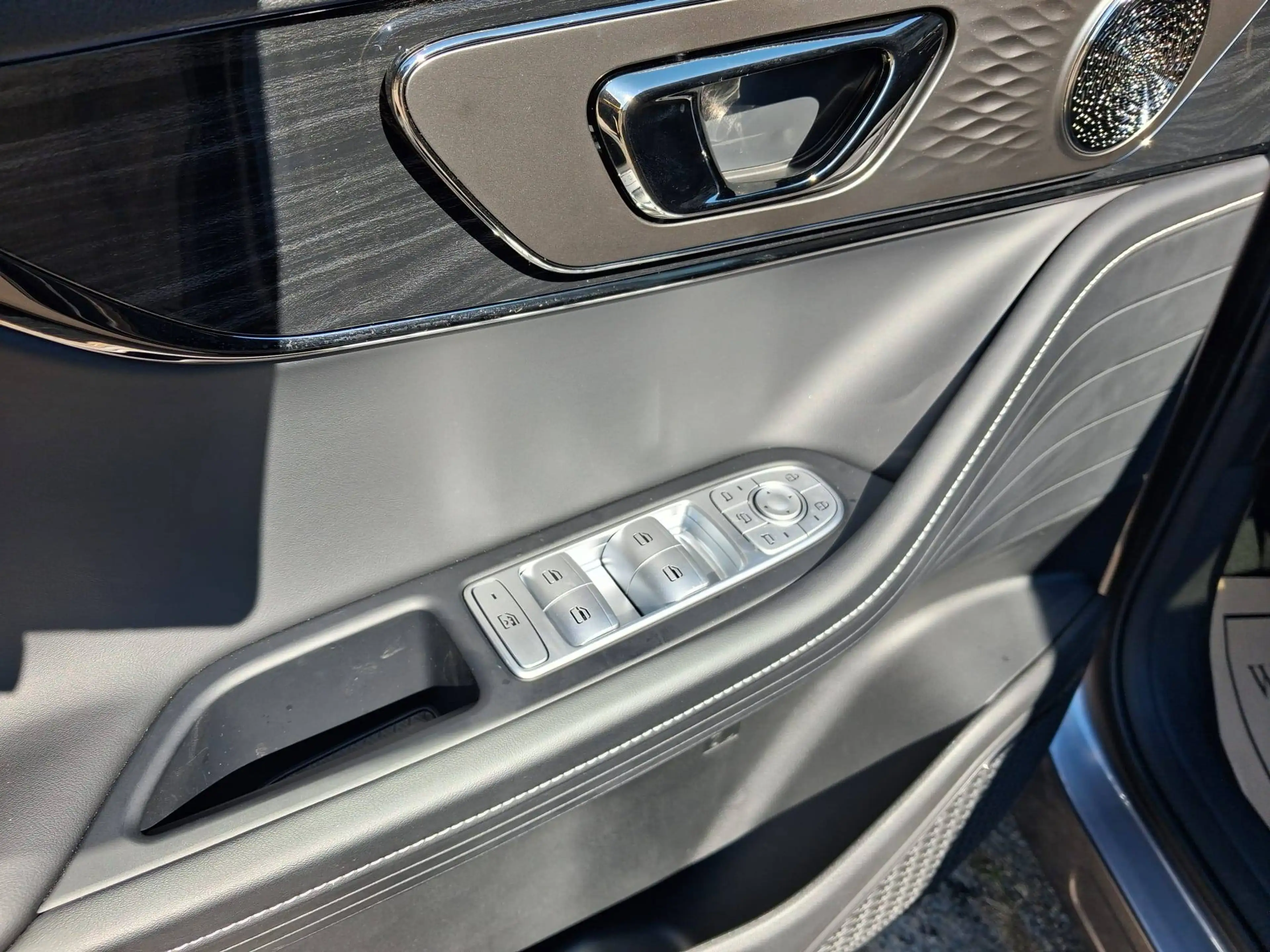 Omoda 5 Hybrid SHS Premium-Line *in Anlieferung* — photo 11