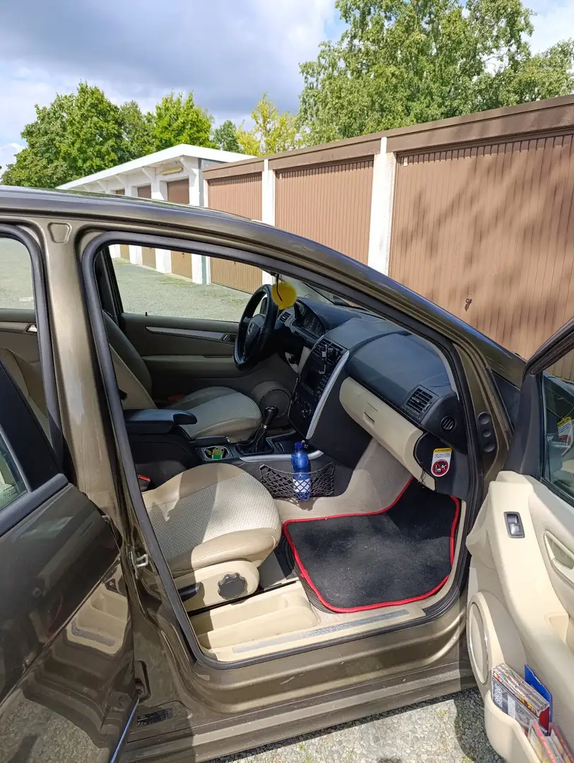 Mercedes-Benz 180 Avantgarde Multifunktionslenkrad, CD Player - 2