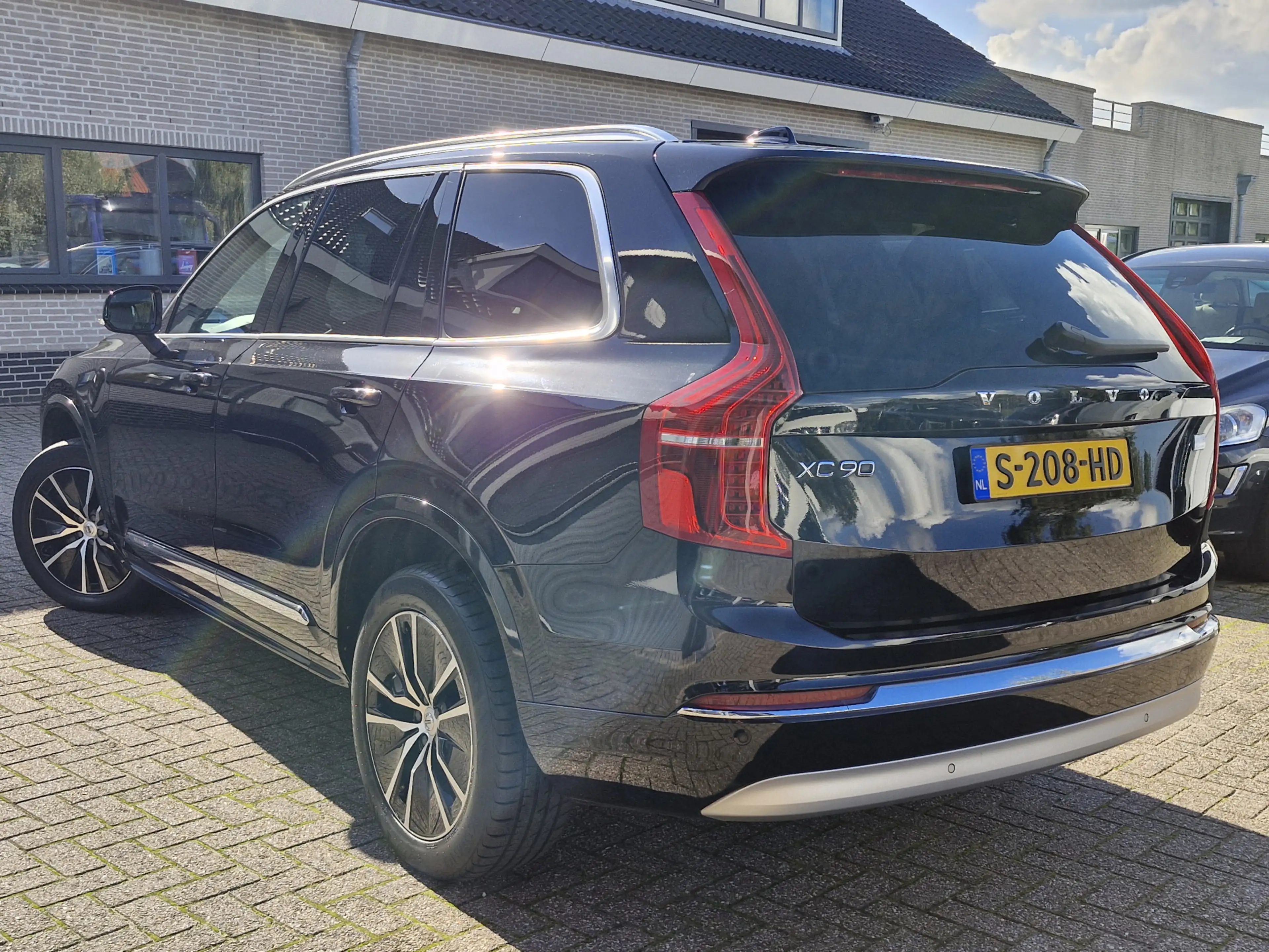 Volvo XC90 T8 Recharge AWD | Draadloze telefoonlader | Dodeho — photo 2