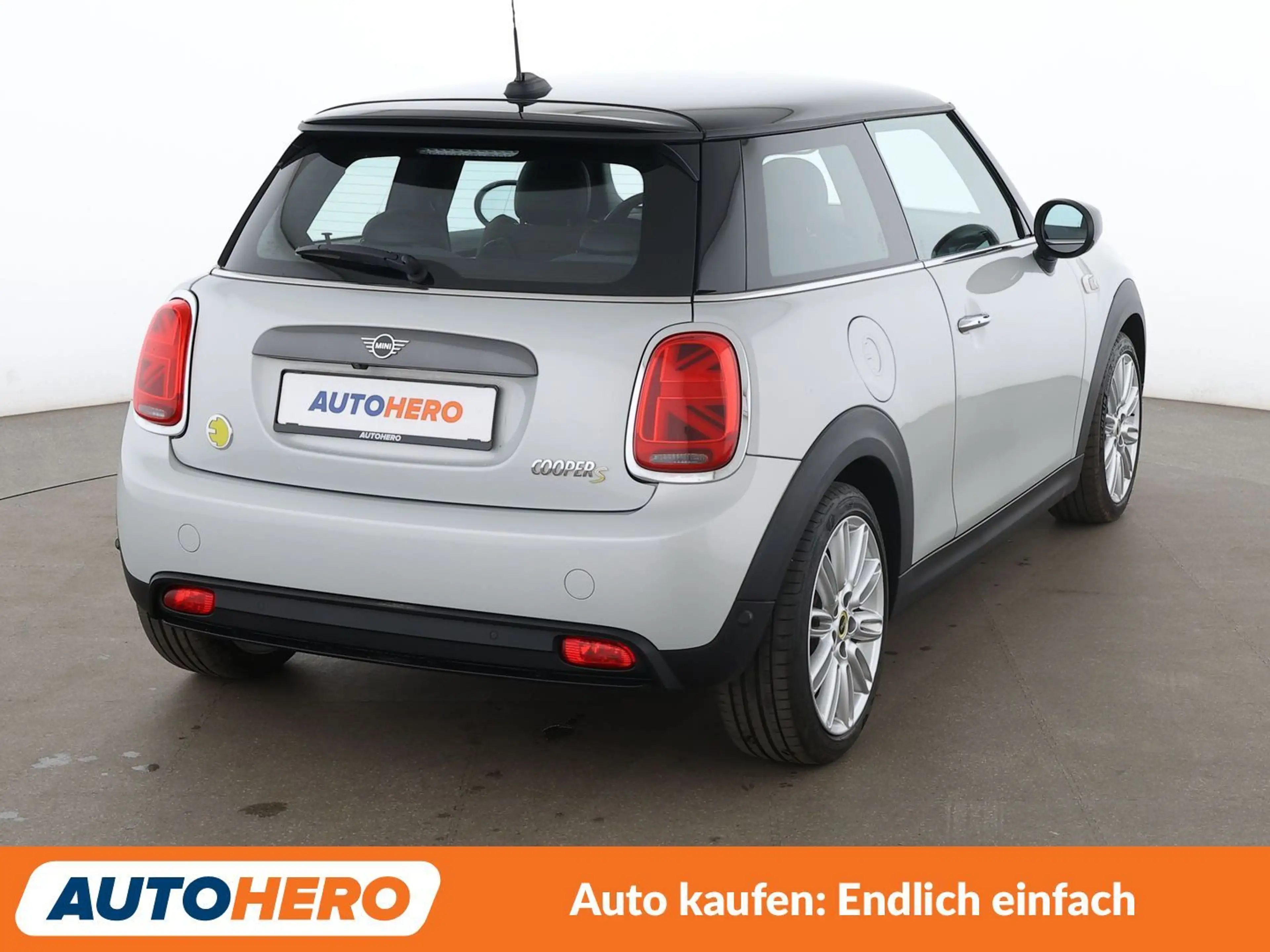 MINI Cooper SE Cooper SE Trim M Aut.*NAVI*LED*TEMPO*PDC* — photo 6