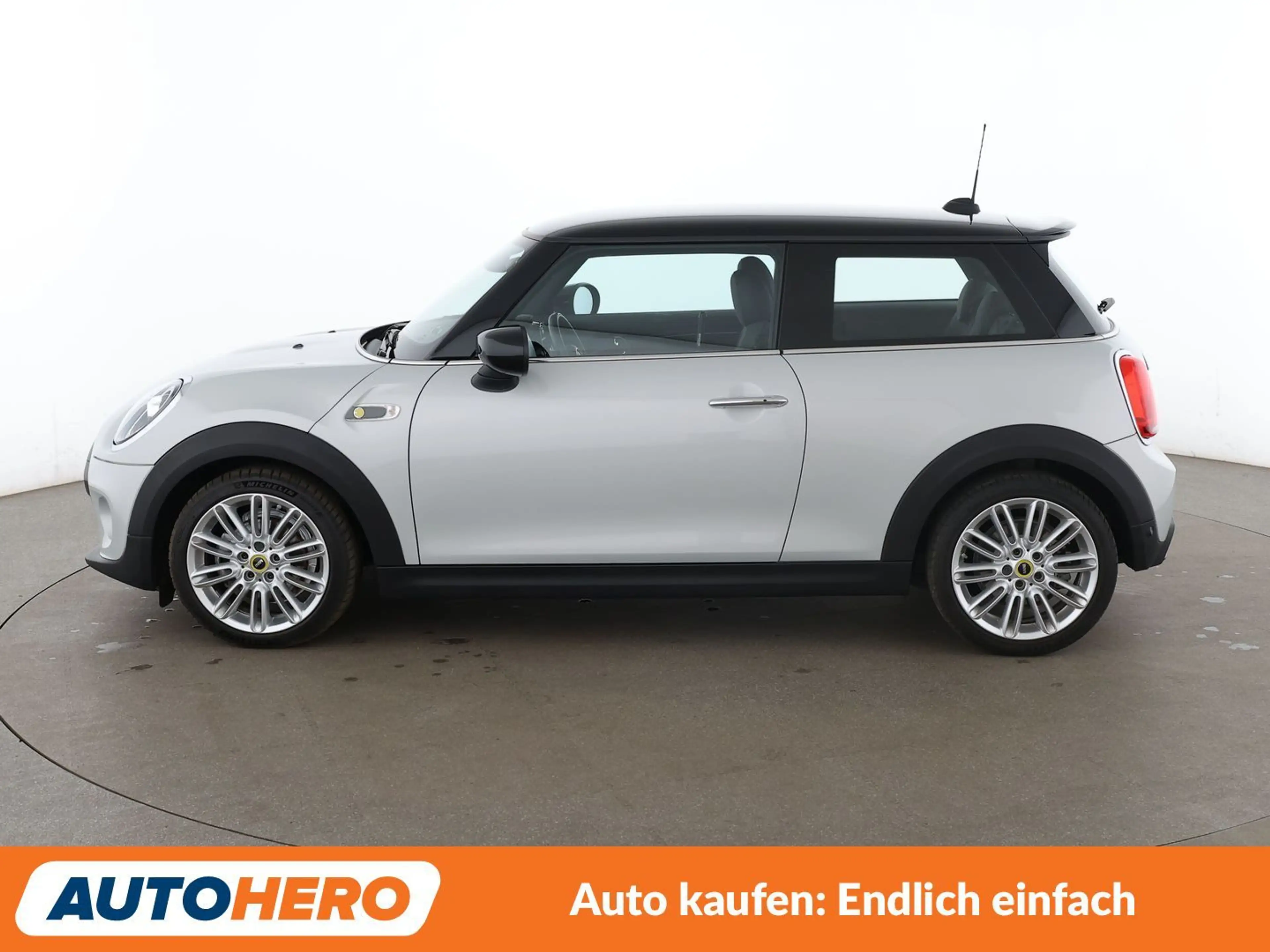 MINI Cooper SE Cooper SE Trim M Aut.*NAVI*LED*TEMPO*PDC* — photo 3