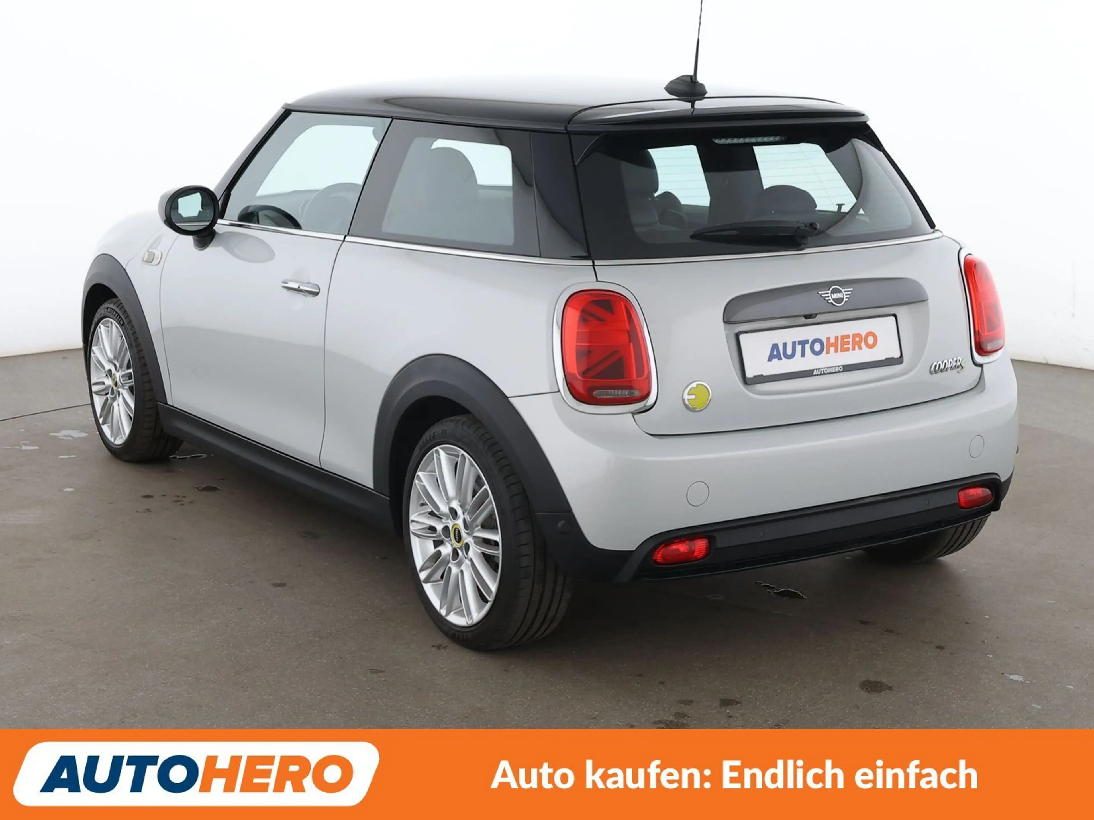MINI Cooper SE Cooper SE Trim M Aut.*NAVI*LED*TEMPO*PDC* — photo 4