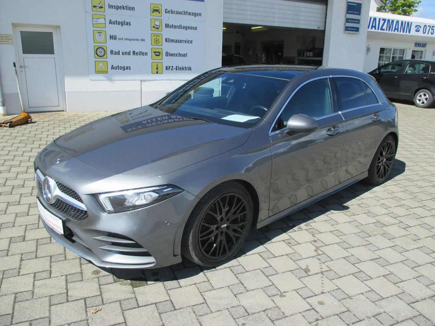 Mercedes-Benz A 180 d Autom. AMG Line Gris - 2