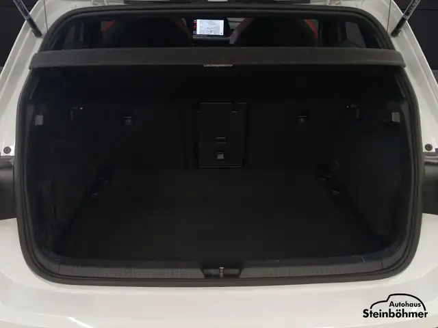 Volkswagen Golf view 6
