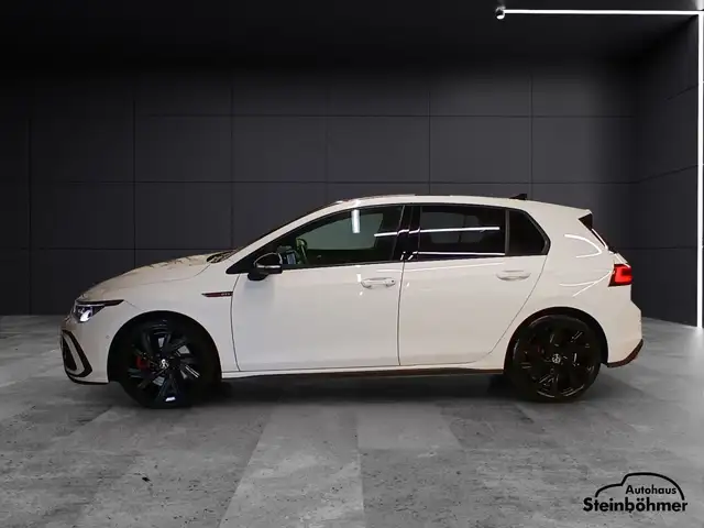 Volkswagen Golf view 3