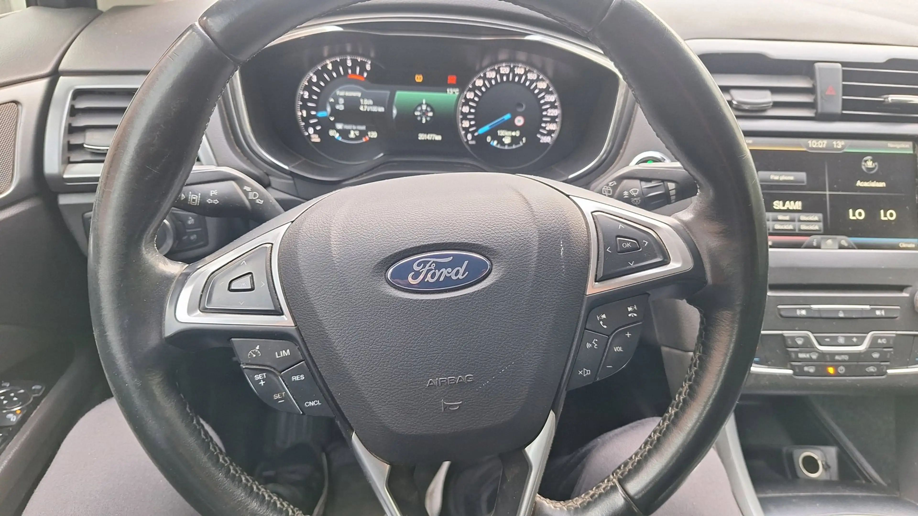 Ford Mondeo Wagon 1.5 TDCi Titanium — photo 6