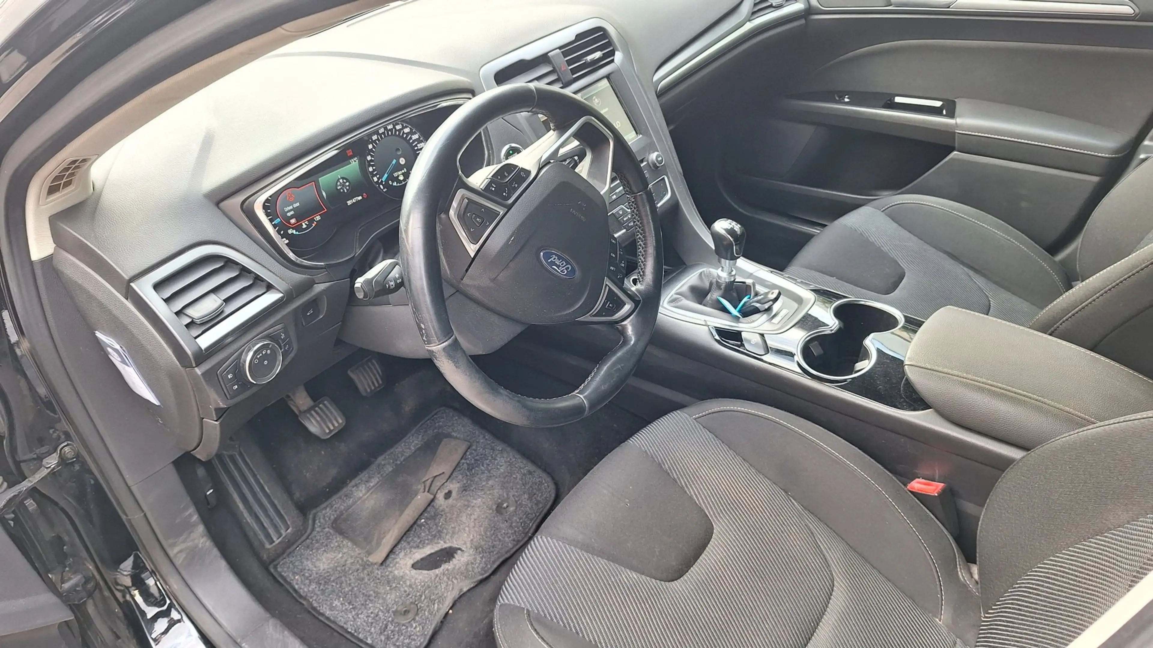 Ford Mondeo Wagon 1.5 TDCi Titanium — photo 5