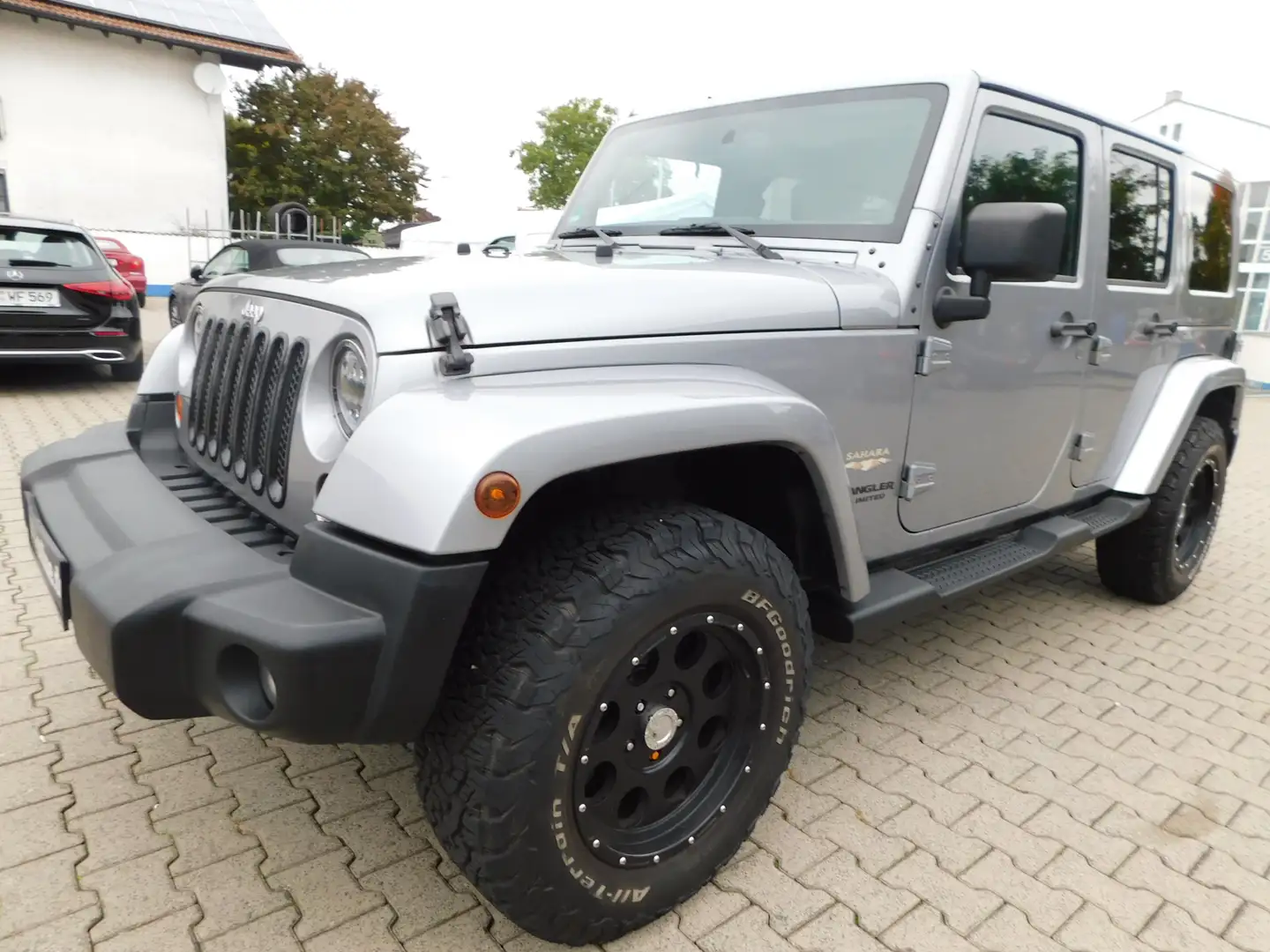 Jeep Wrangler Black Edition+Navi+LED+AHK+Alu´s+Breitreifen Grau - 2