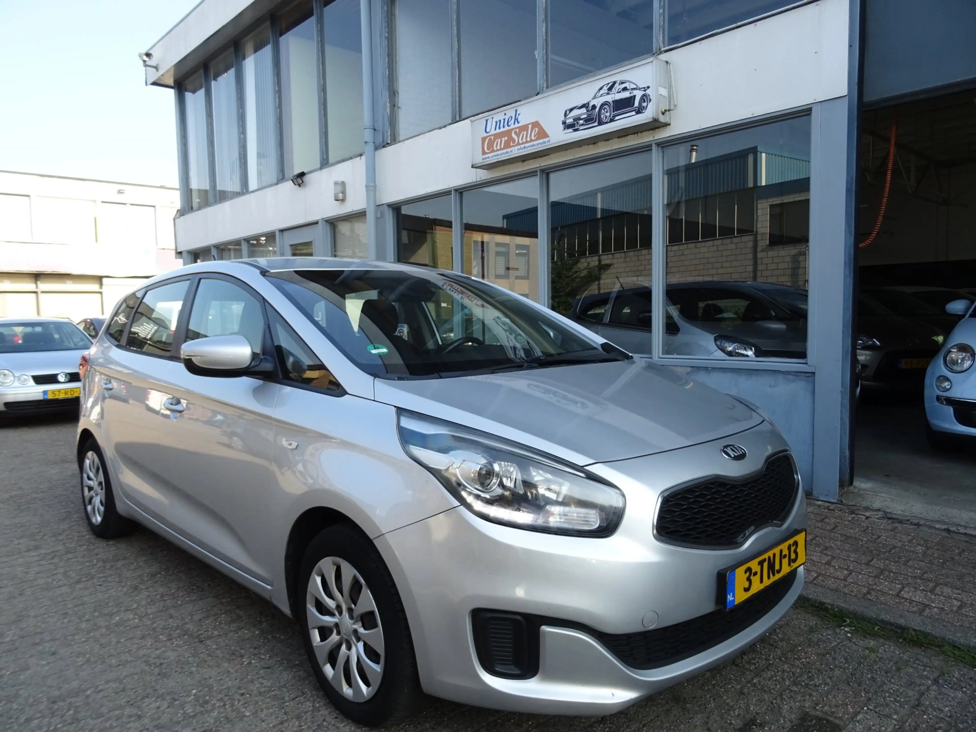 Kia Carens 1.6 GDi First Edition — photo 3