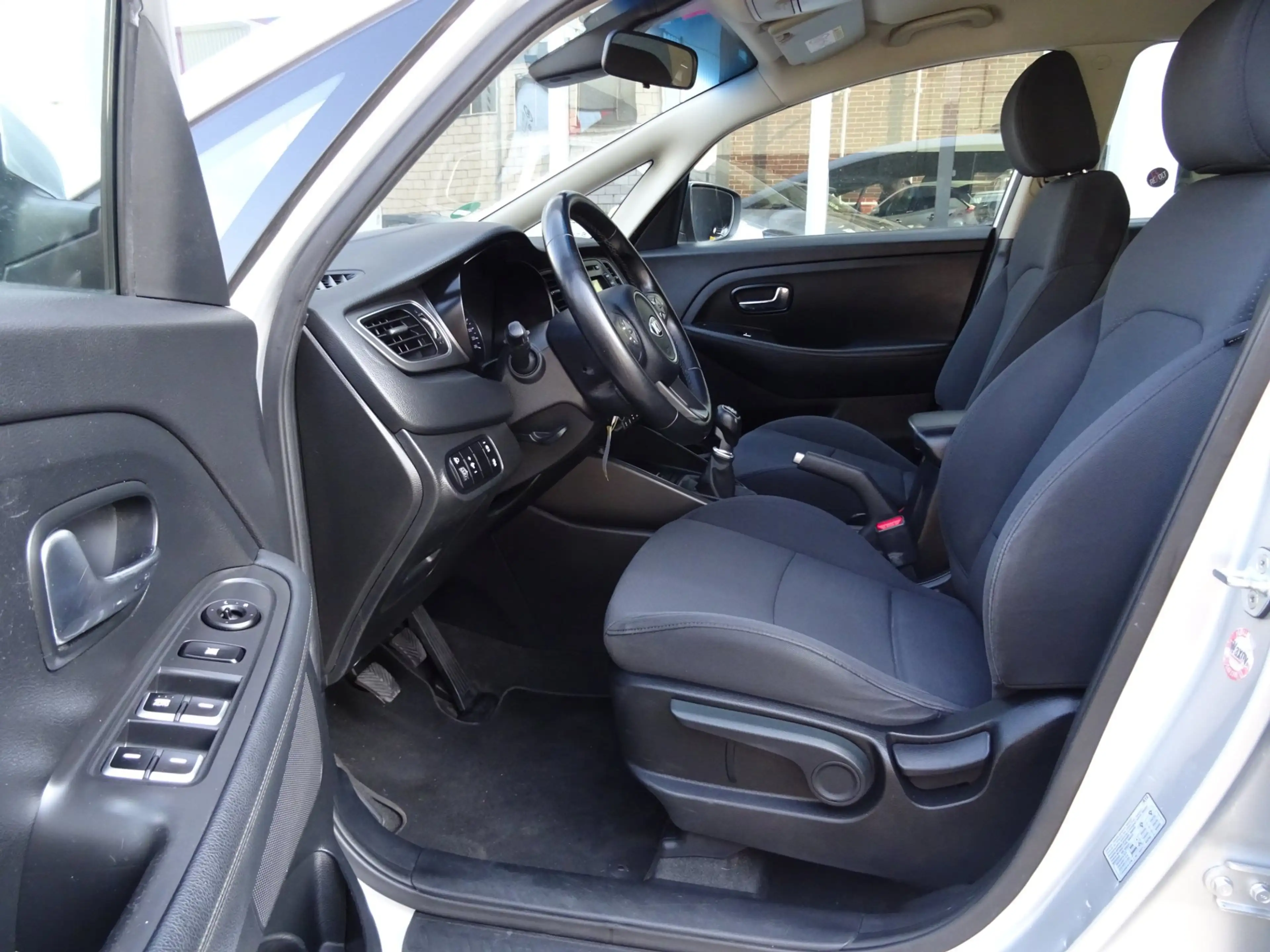 Kia Carens 1.6 GDi First Edition — photo 6