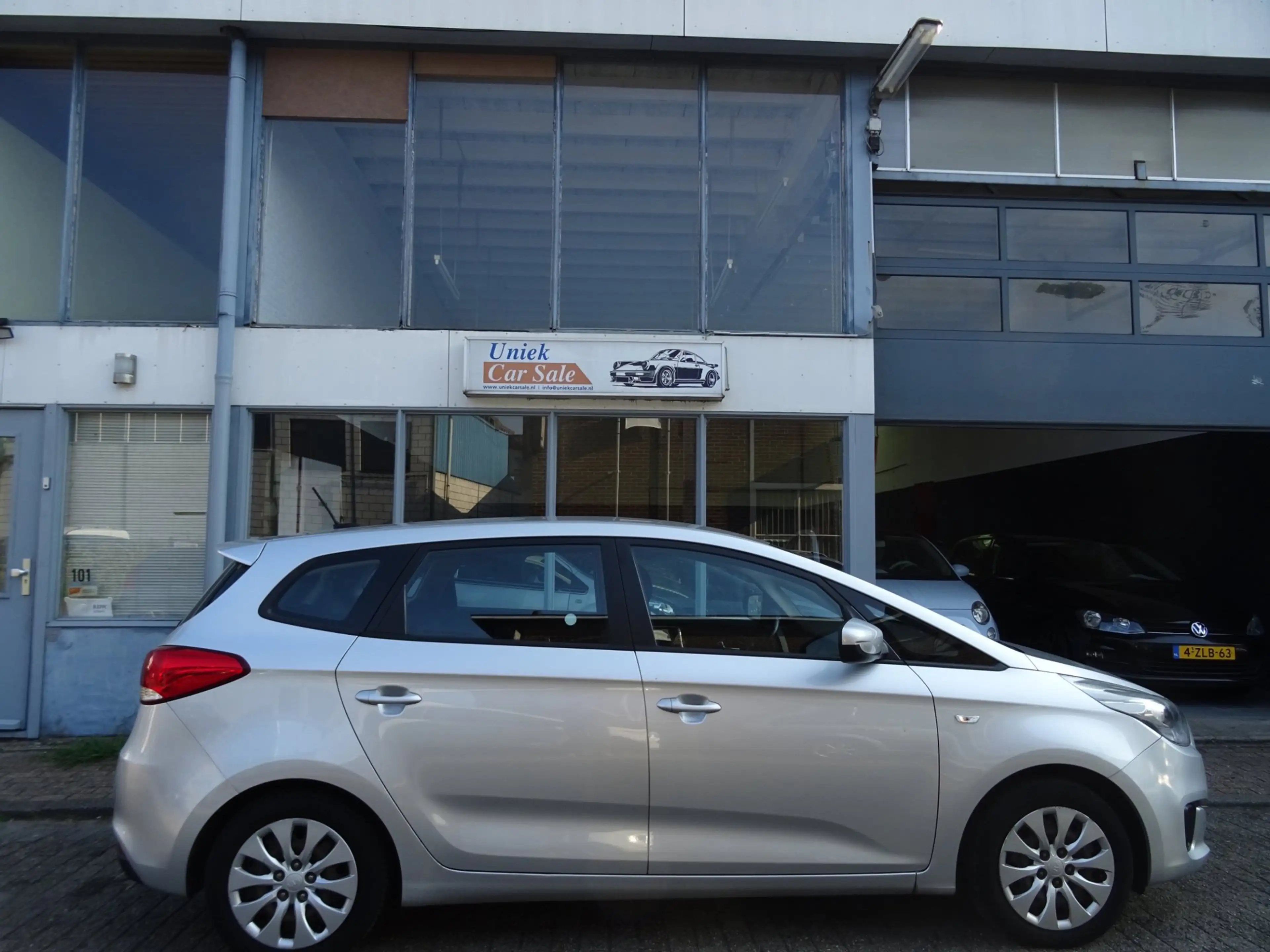 Kia Carens 1.6 GDi First Edition — photo 4