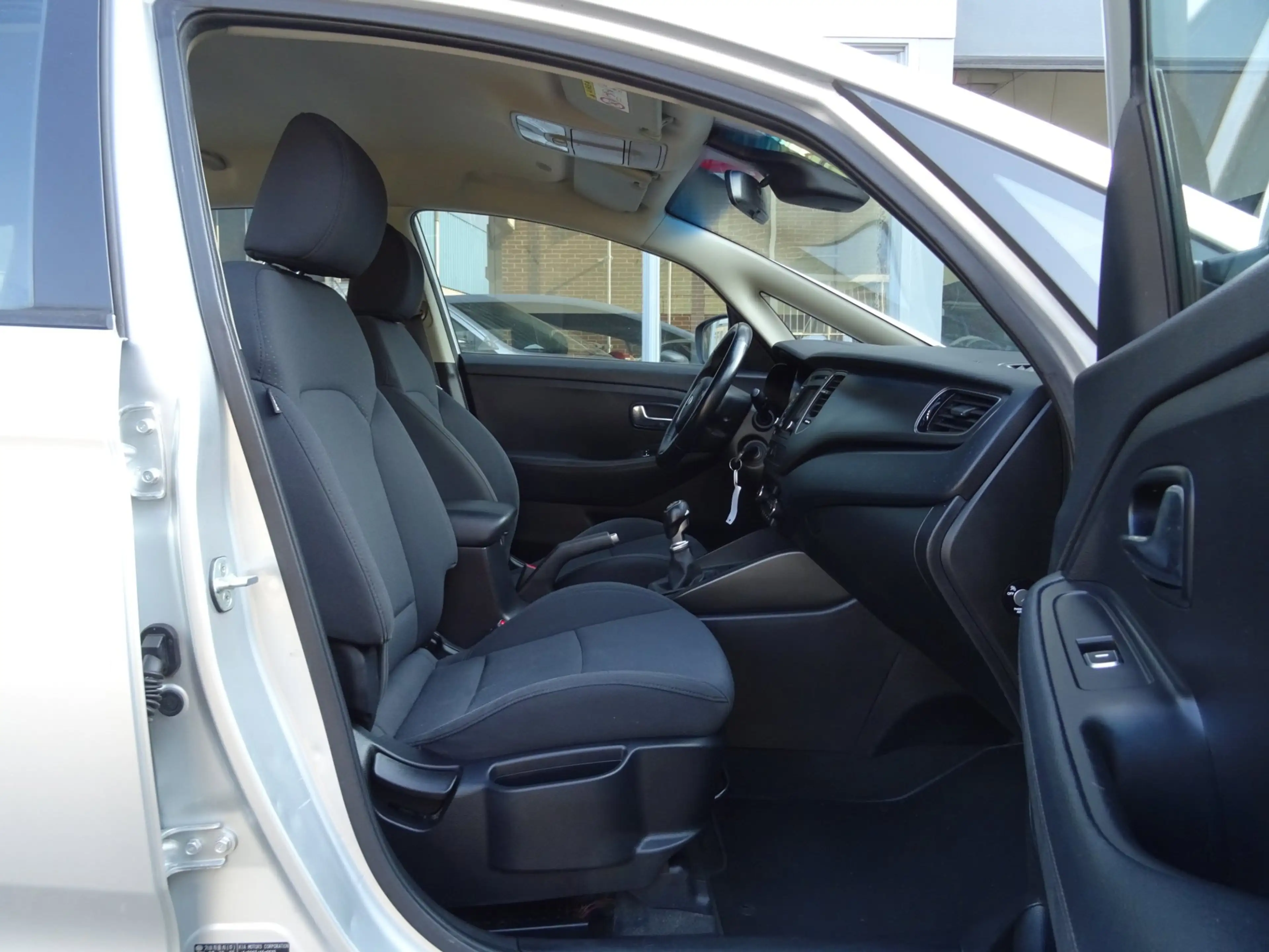 Kia Carens 1.6 GDi First Edition — photo 8