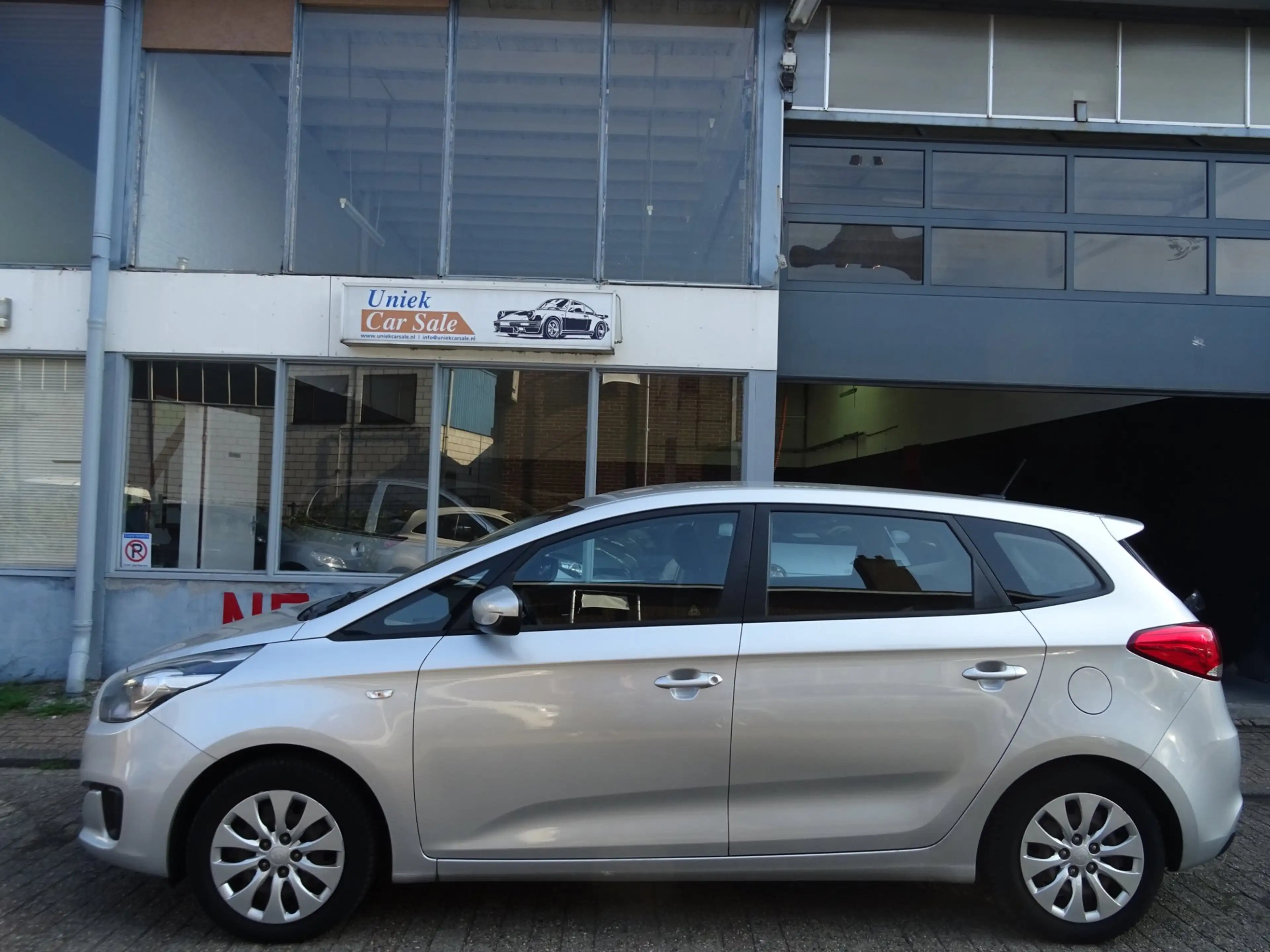 Kia Carens 1.6 GDi First Edition — photo 2