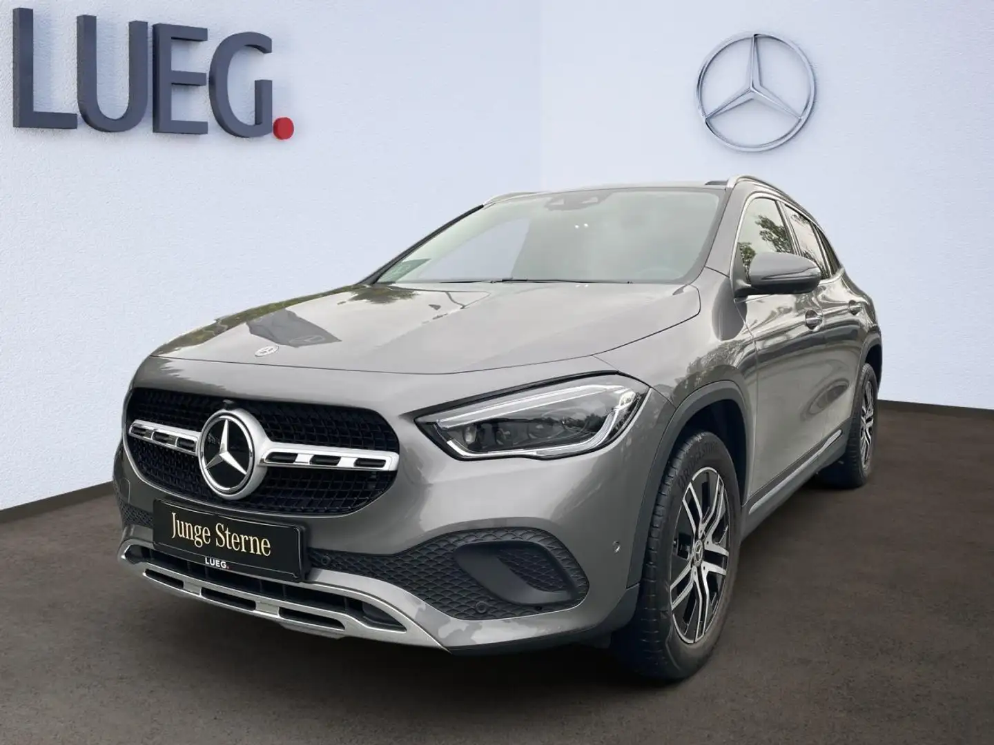 Mercedes-Benz GLA 200 SpurW PDC SpurH AUT Virtual KlimaA FLA Grau - 1