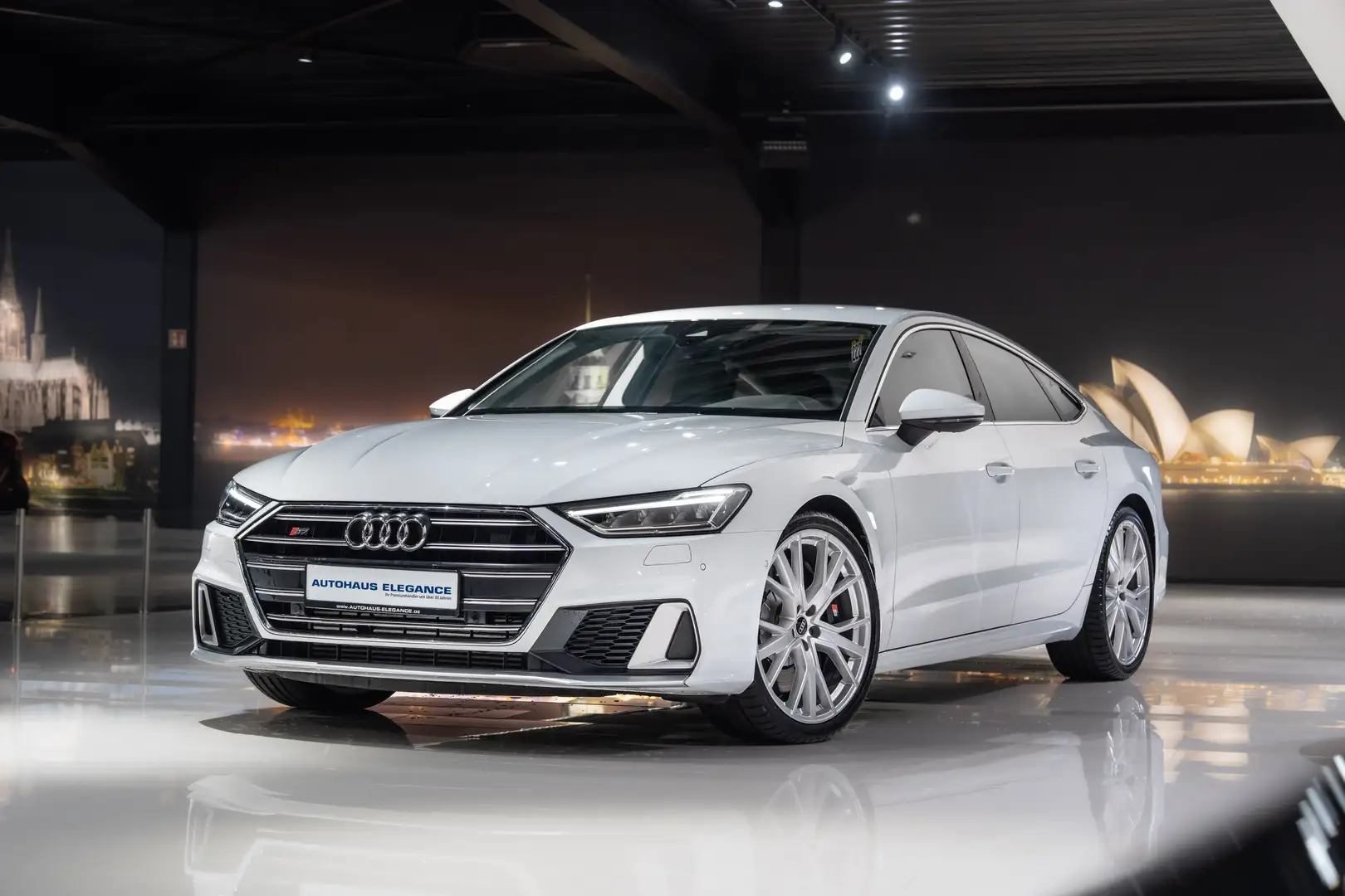 Audi S7 *VALCONA*SPORTSITZE*MMI+*LED*NUR 7.377 KM*1.HD Белый - 1