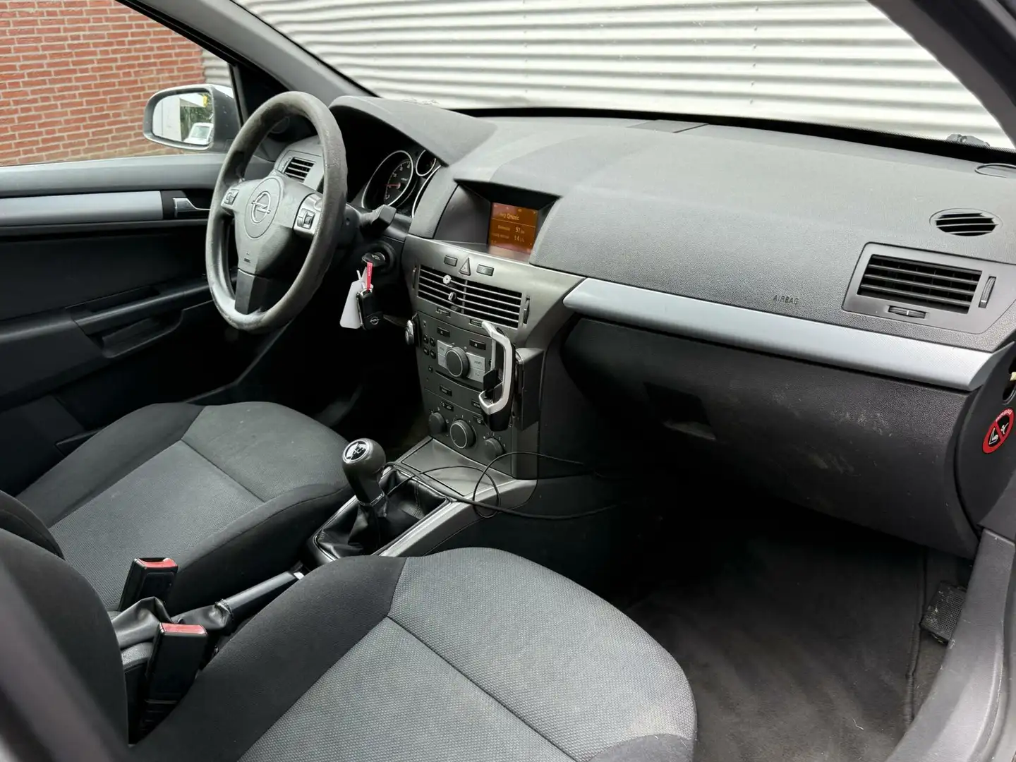 Opel Astra Wagon 1.6 Business Airco Cruise NL Auto 2007 Grijs - 2