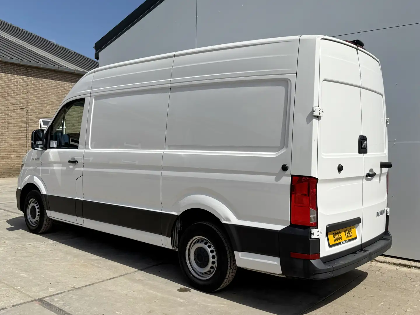 MAN TGE 3.140 2.0 TDI L3H3 Automaat Airco Cruise Control C Blanc - 2